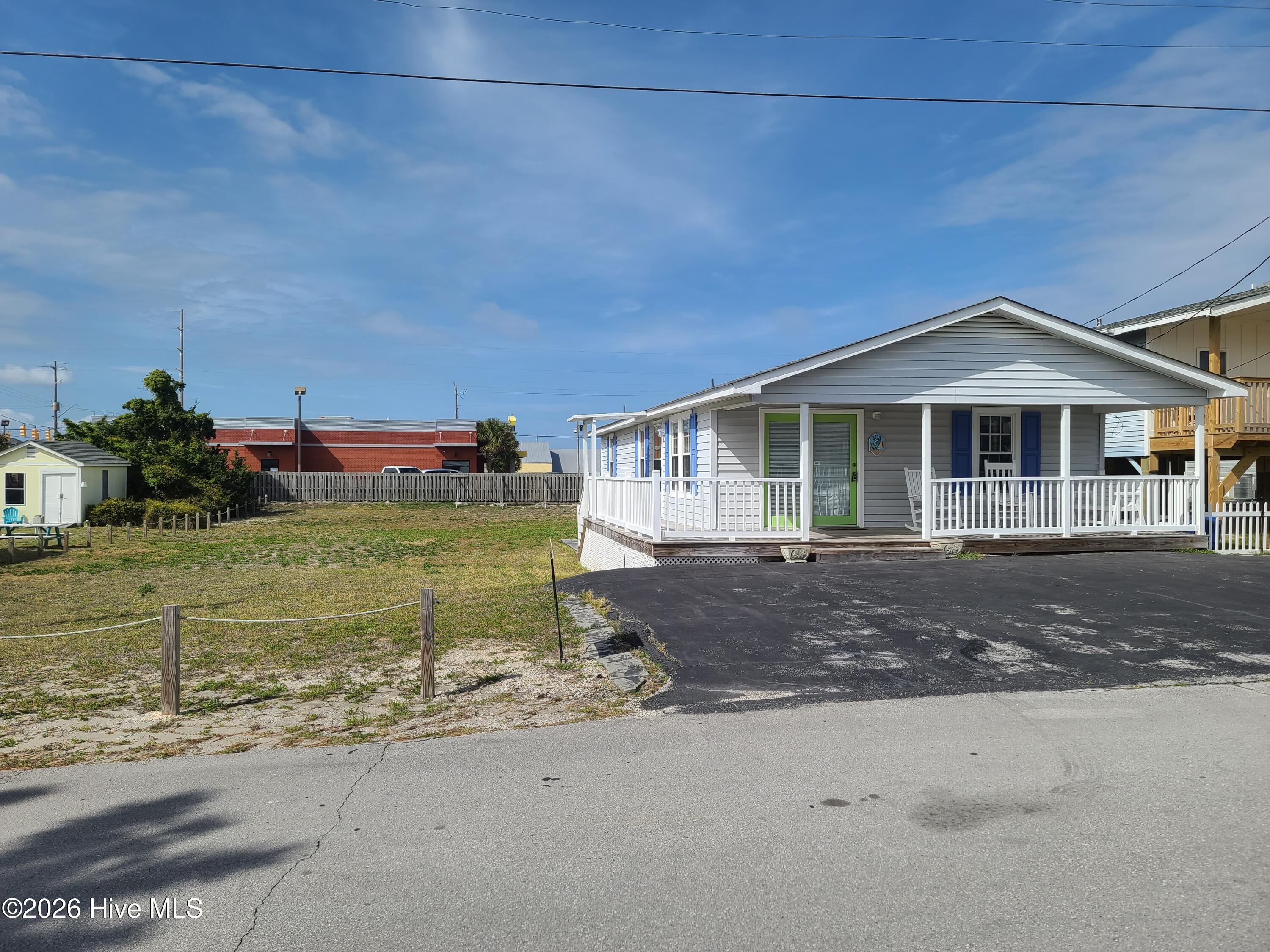 308 W Bogue Boulevard — photo