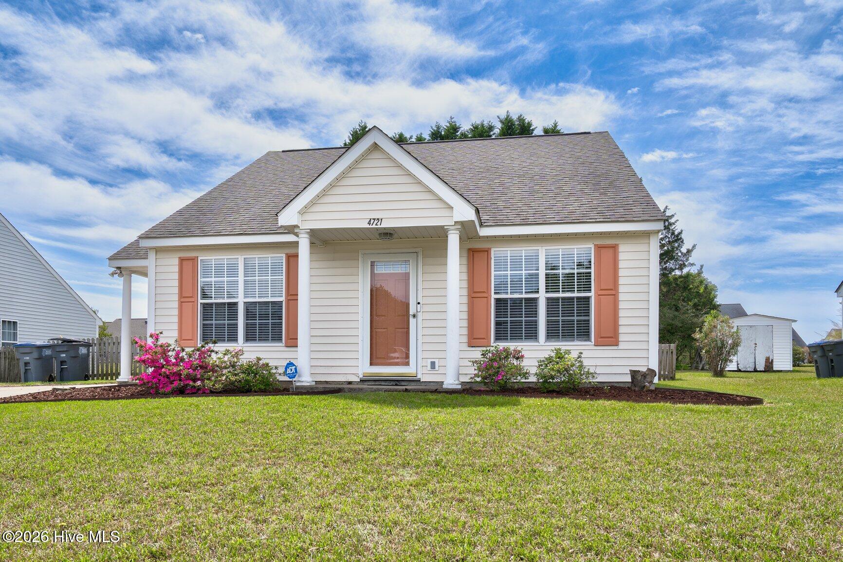 4721 Honeysuckle Lane — photo