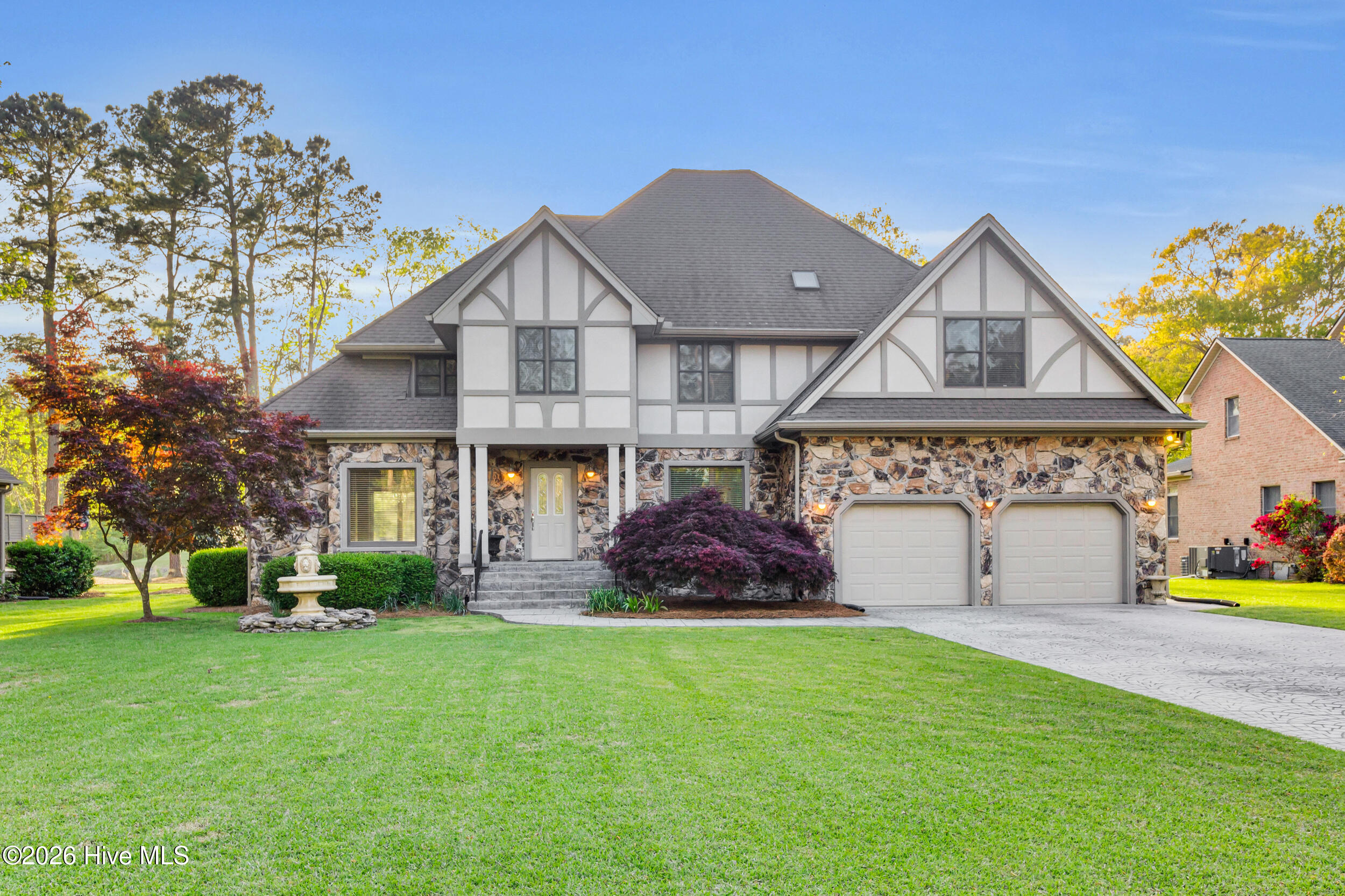 7000 Club House Drive — photo