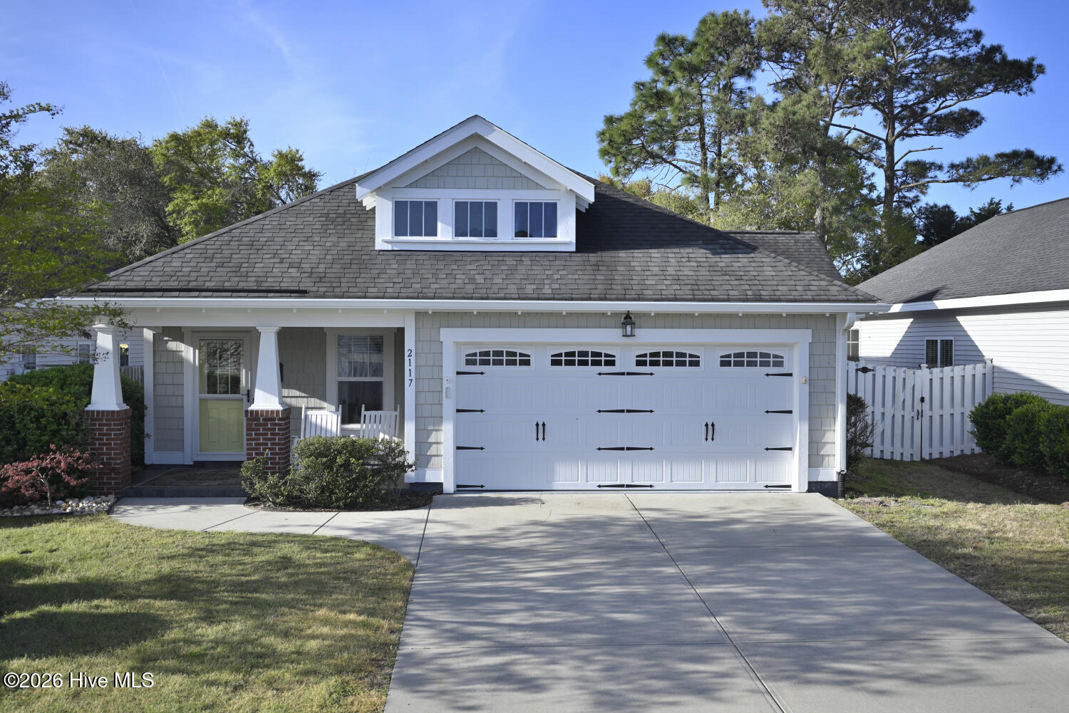 2117 Maple Leaf Drive — photo