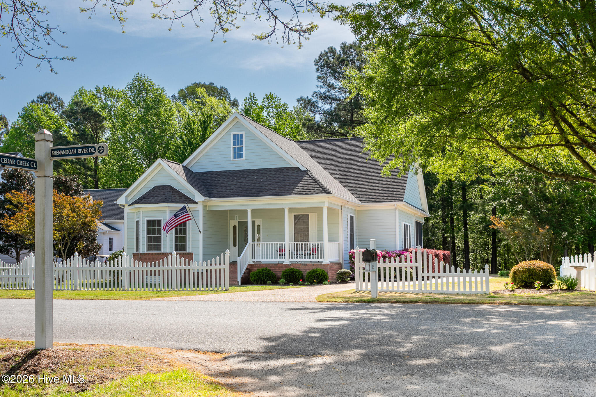 121 Shenandoah River Drive — photo