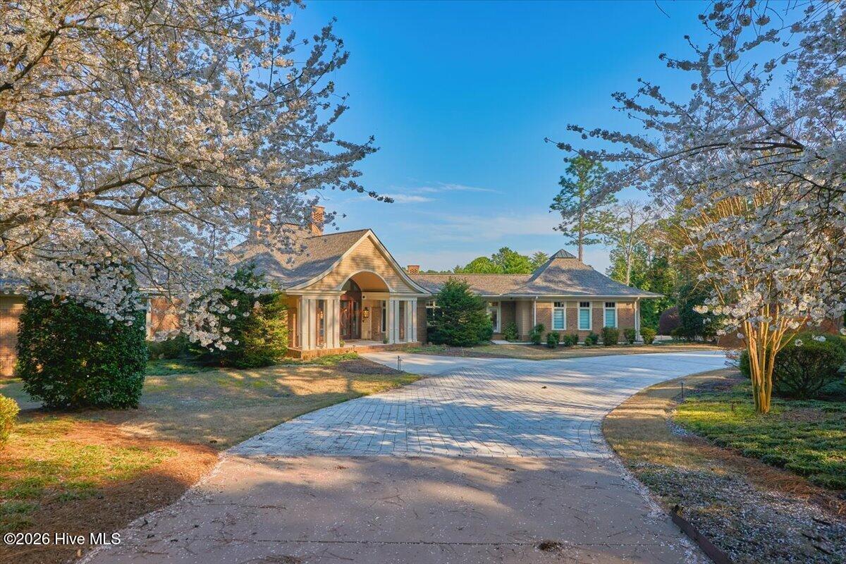 475 Lake Dornoch Drive — photo