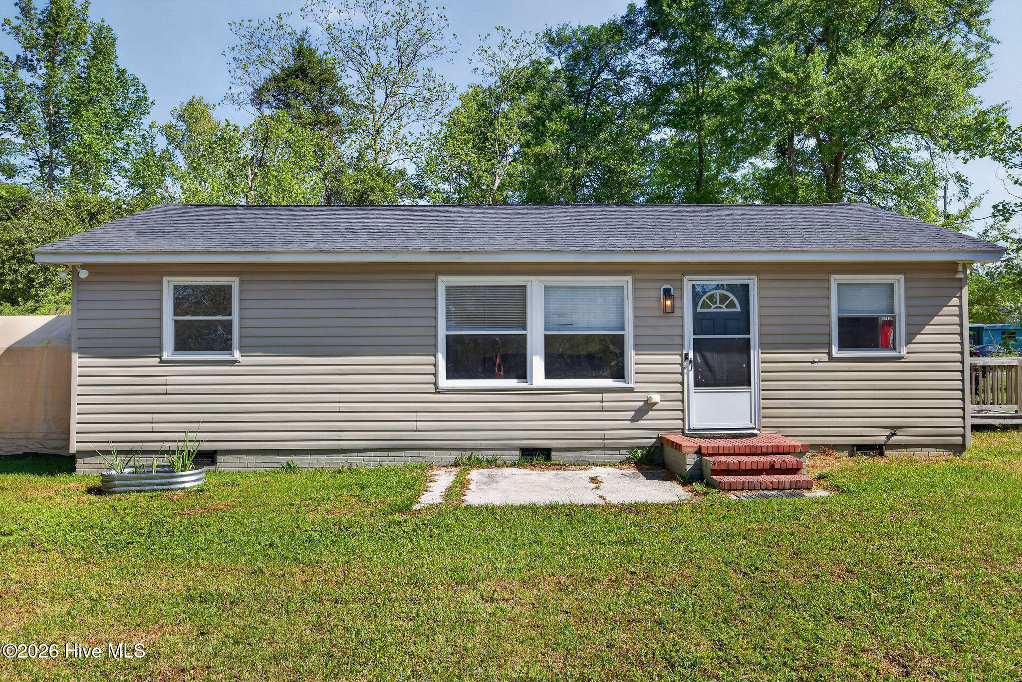 555 Cedar Street — photo