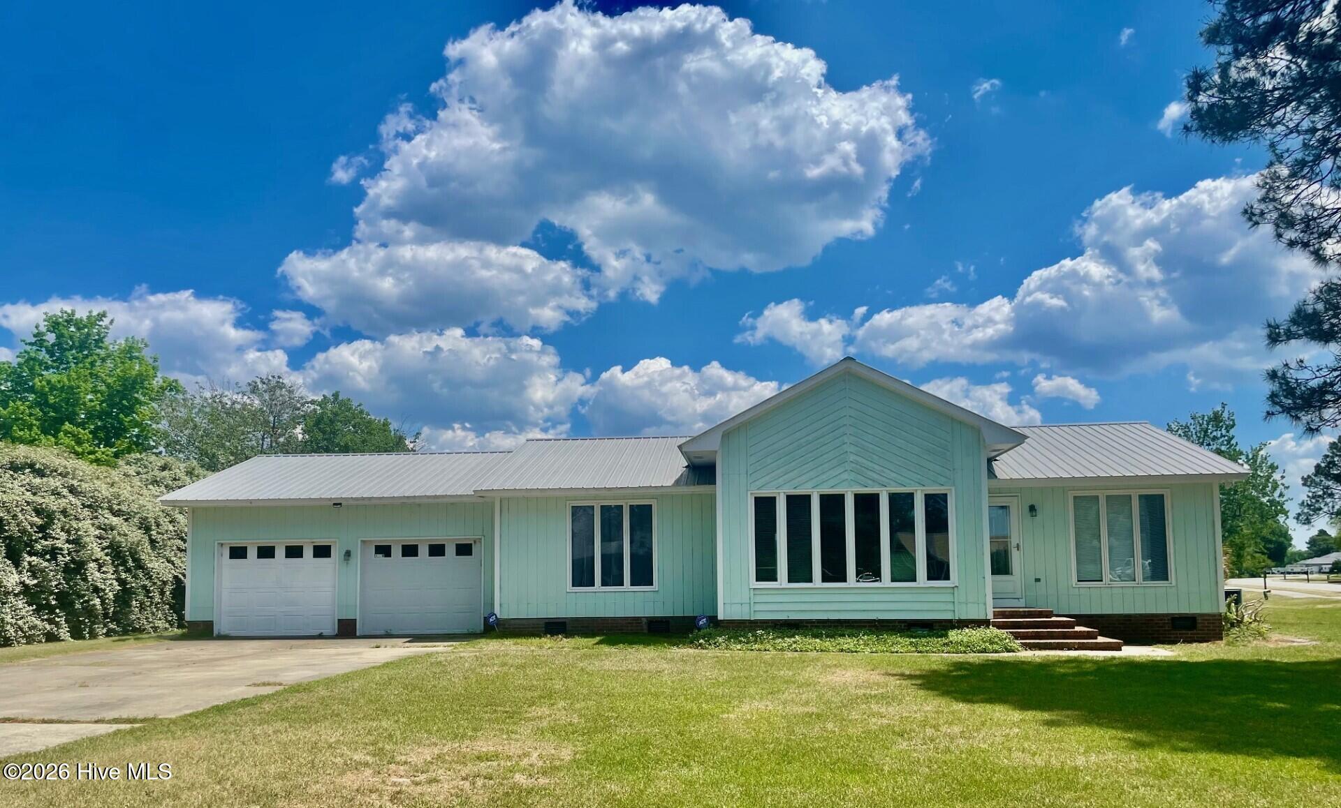 12 Hawk Drive — photo