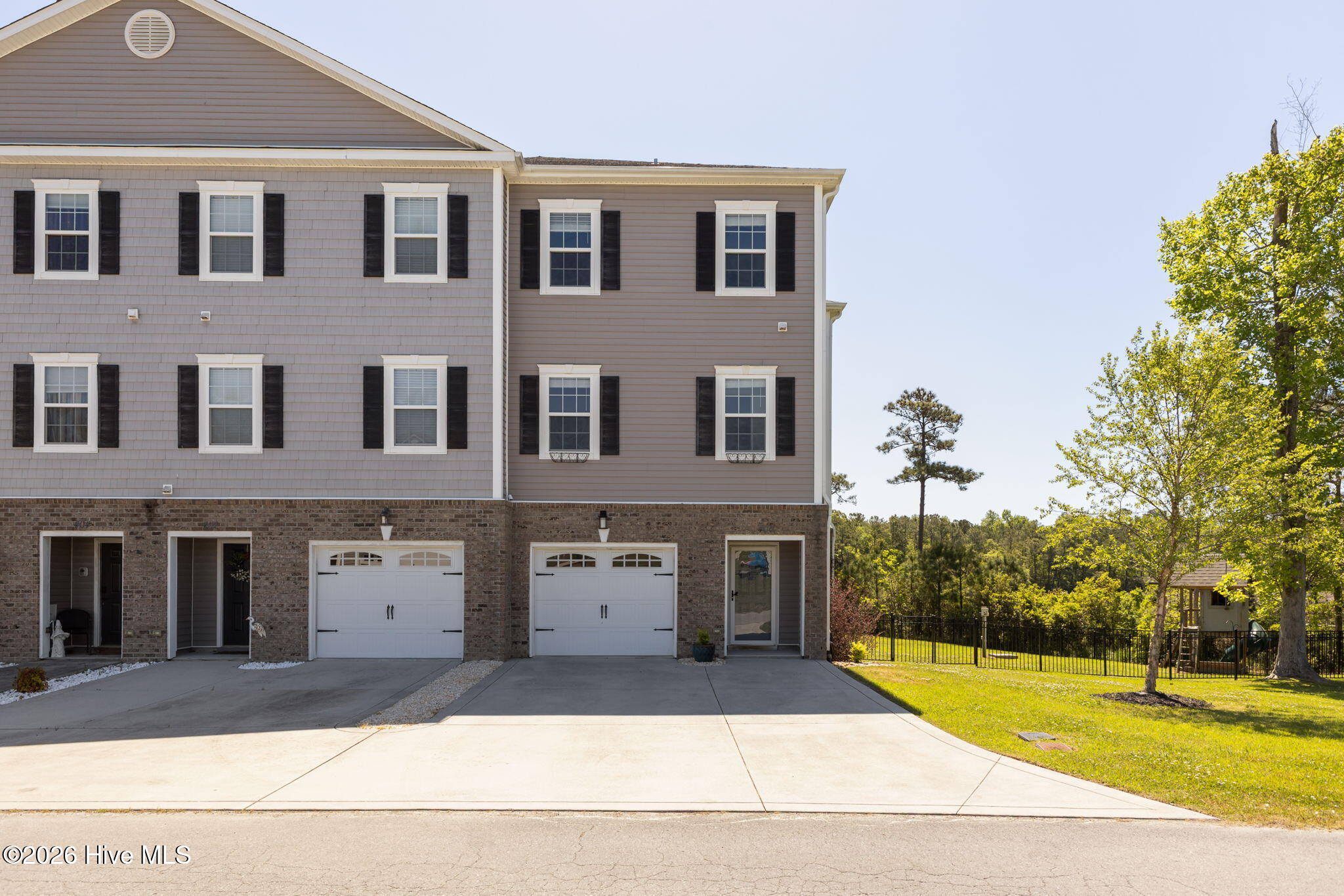 400 Garland Shores Drive — photo