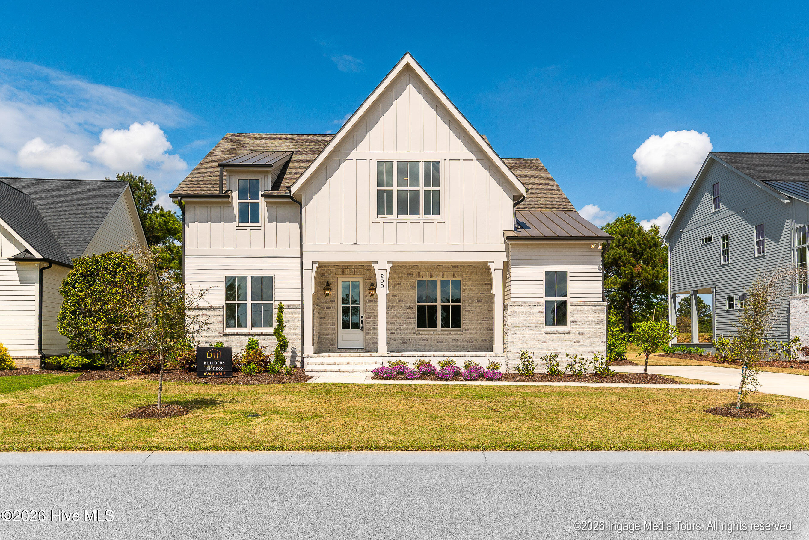 200 Pine Tree Point — photo