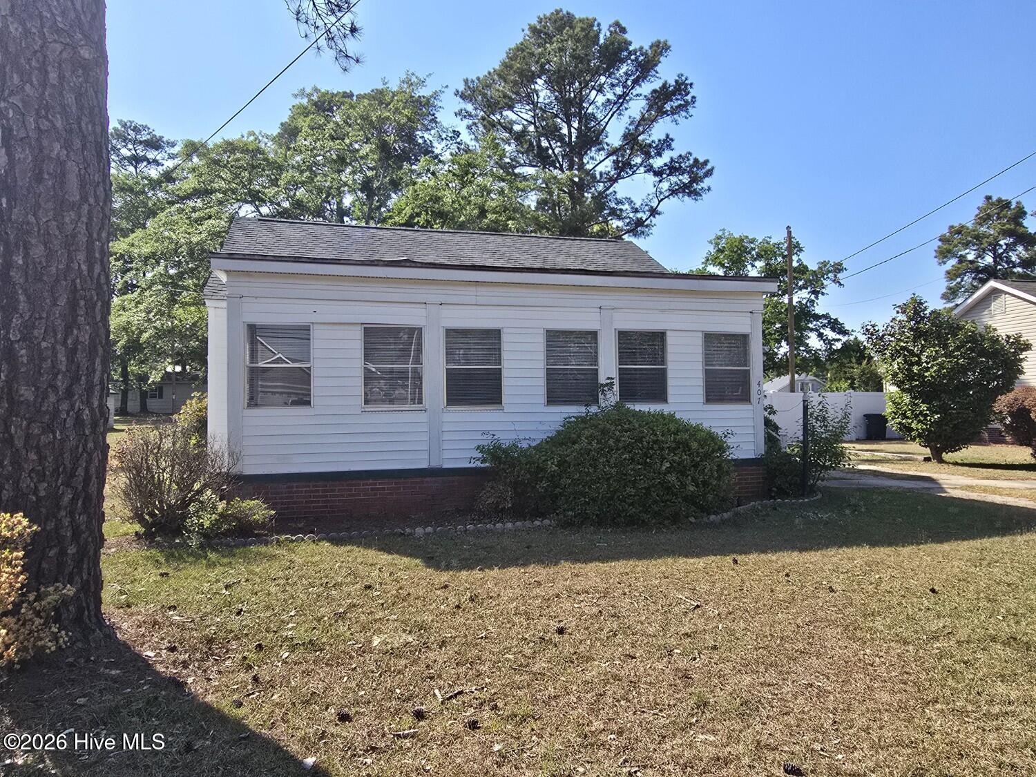 407 Roberdel Road — photo
