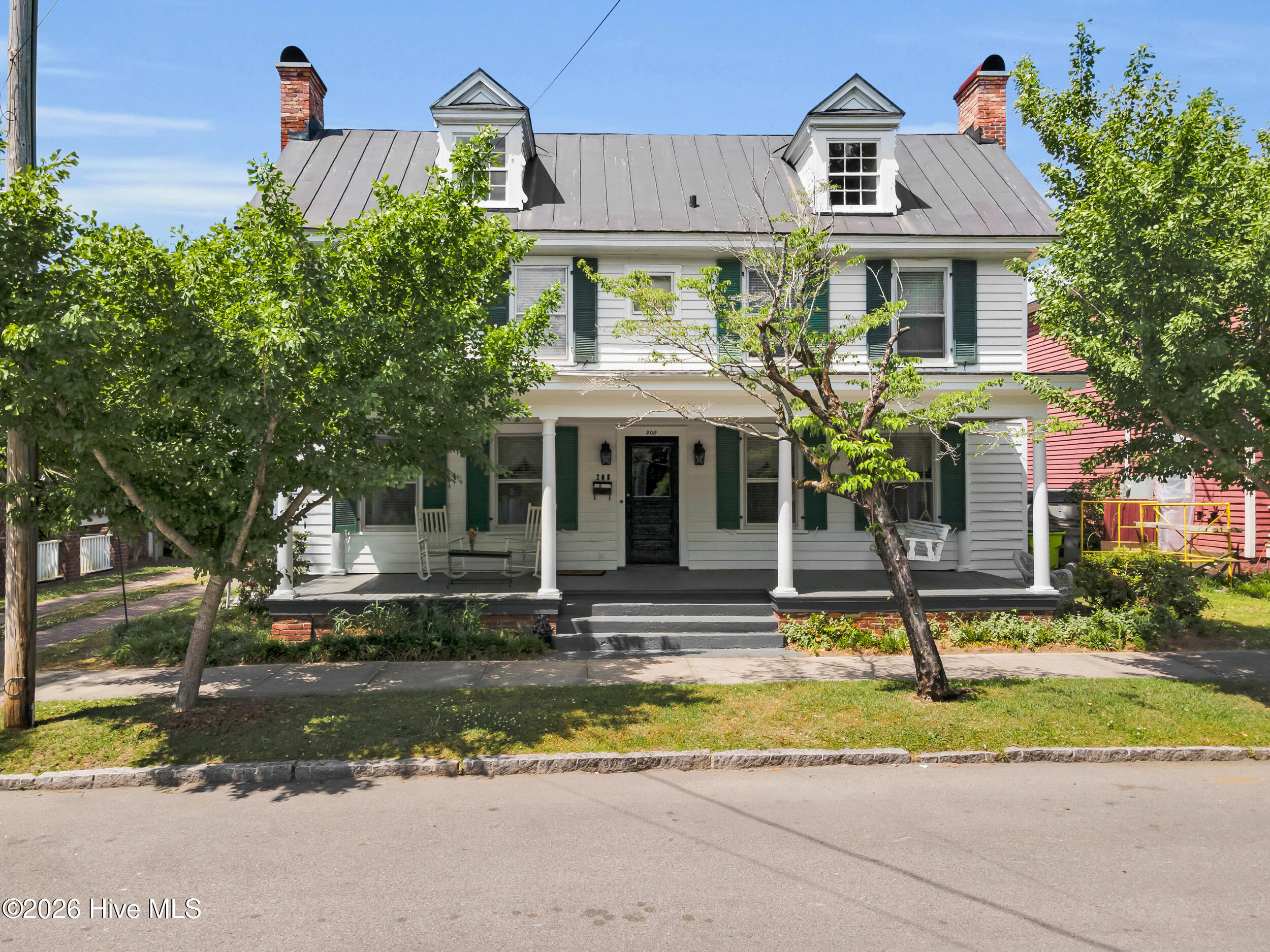 208 Johnson Street — photo