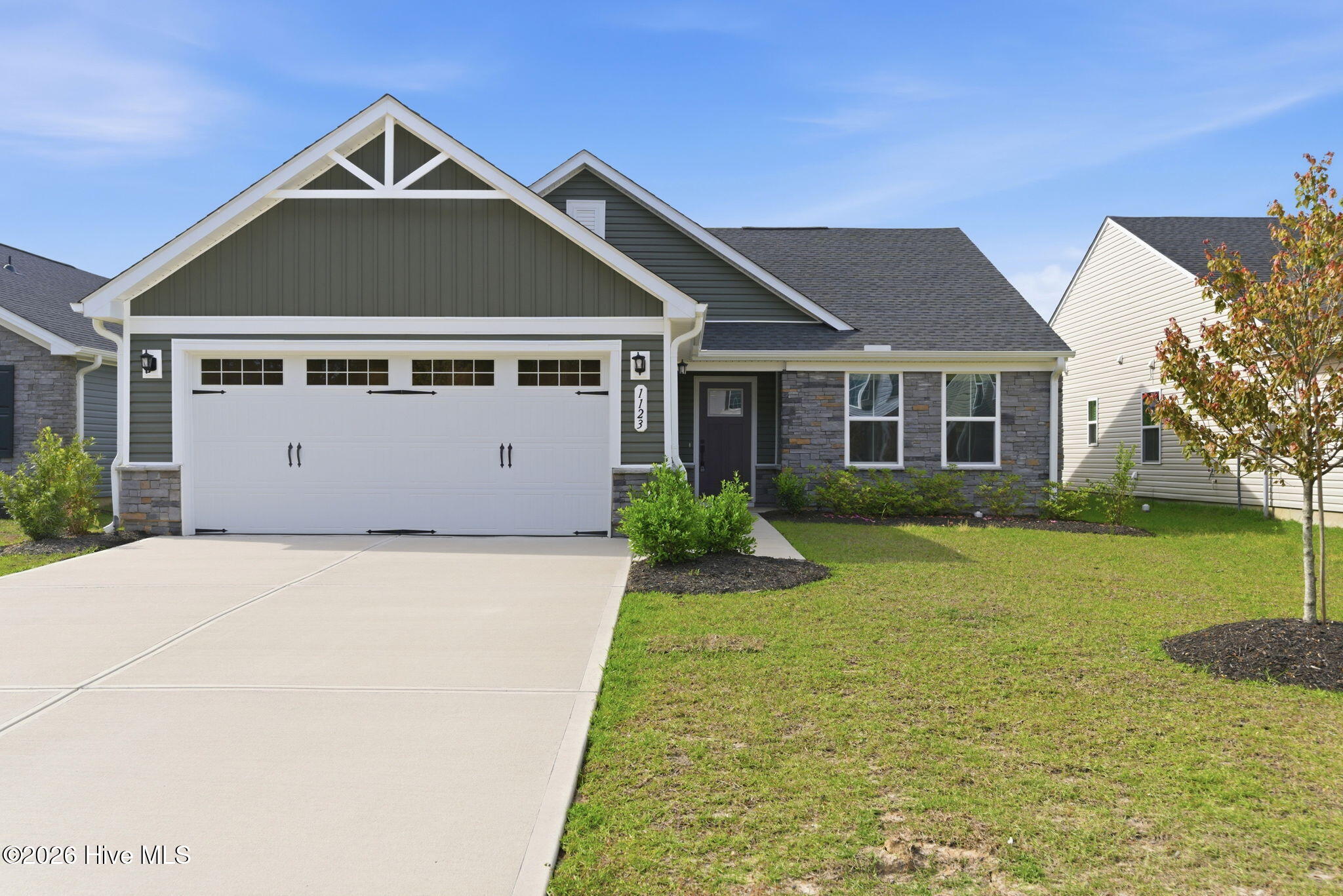1123 Middle Crest Drive NE — photo