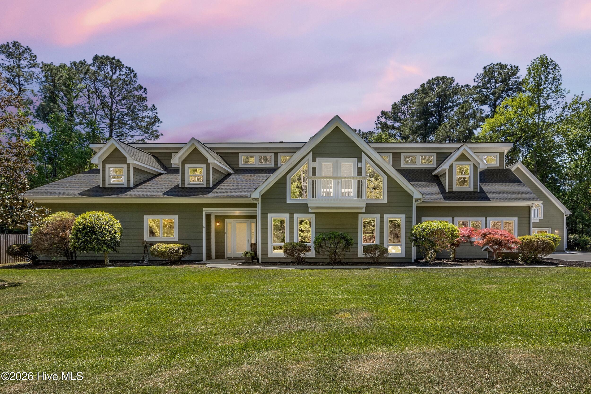 1011 Greenway Road — photo