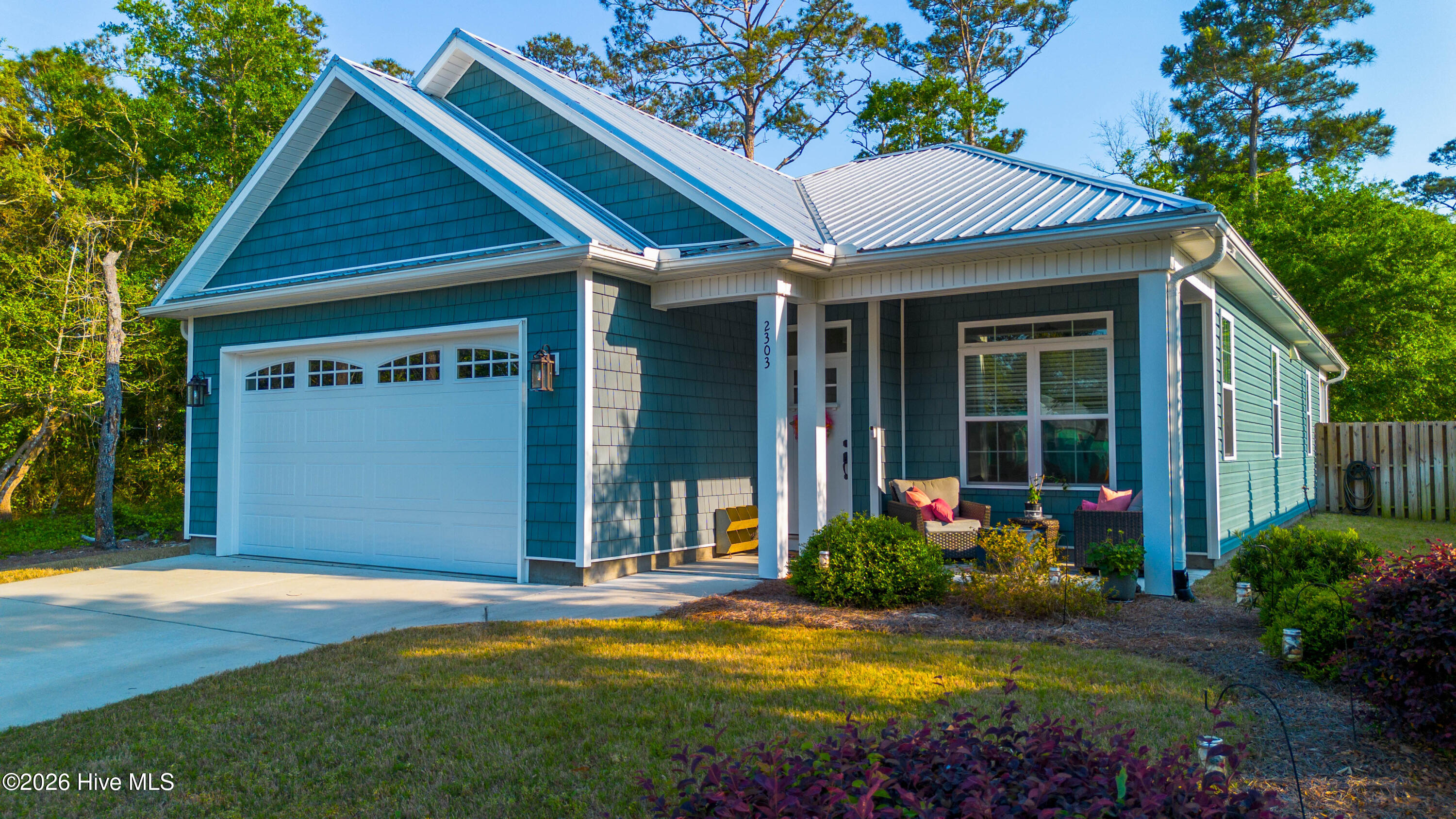 2303 W Oak Island Drive — photo