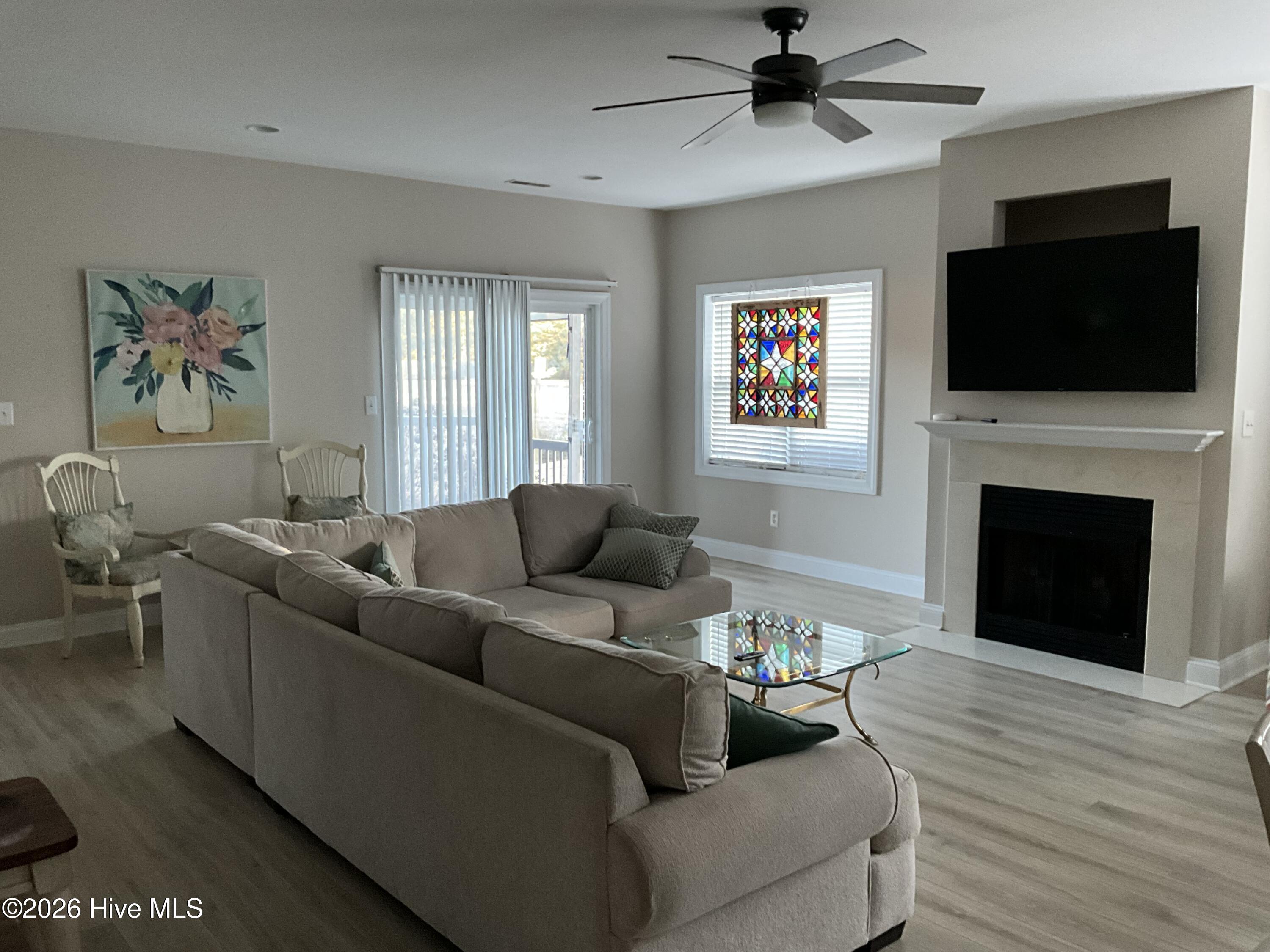 404 Penny Lane D — photo