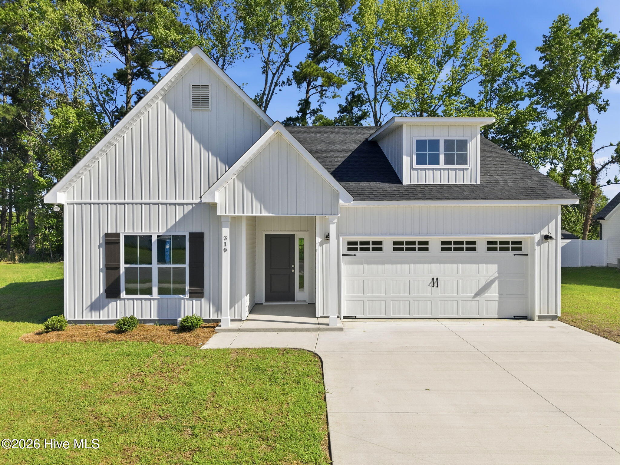 319 Mangrove Court — photo