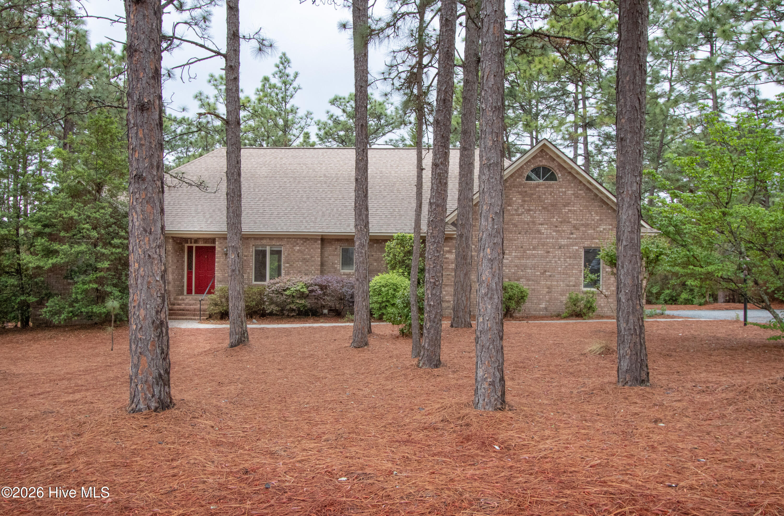 2 Interlachon Drive — photo