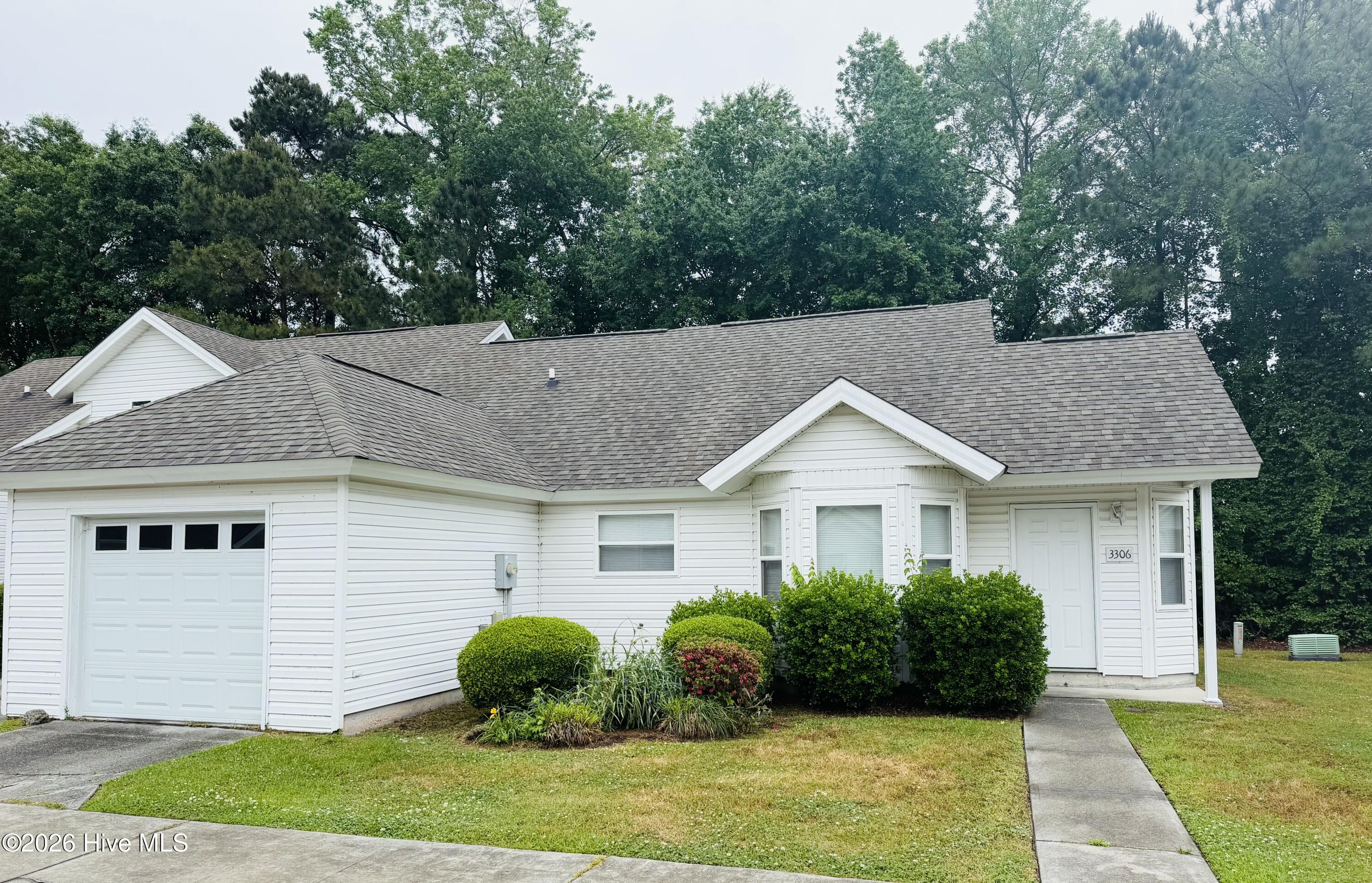 3306 Belmont Circle — photo
