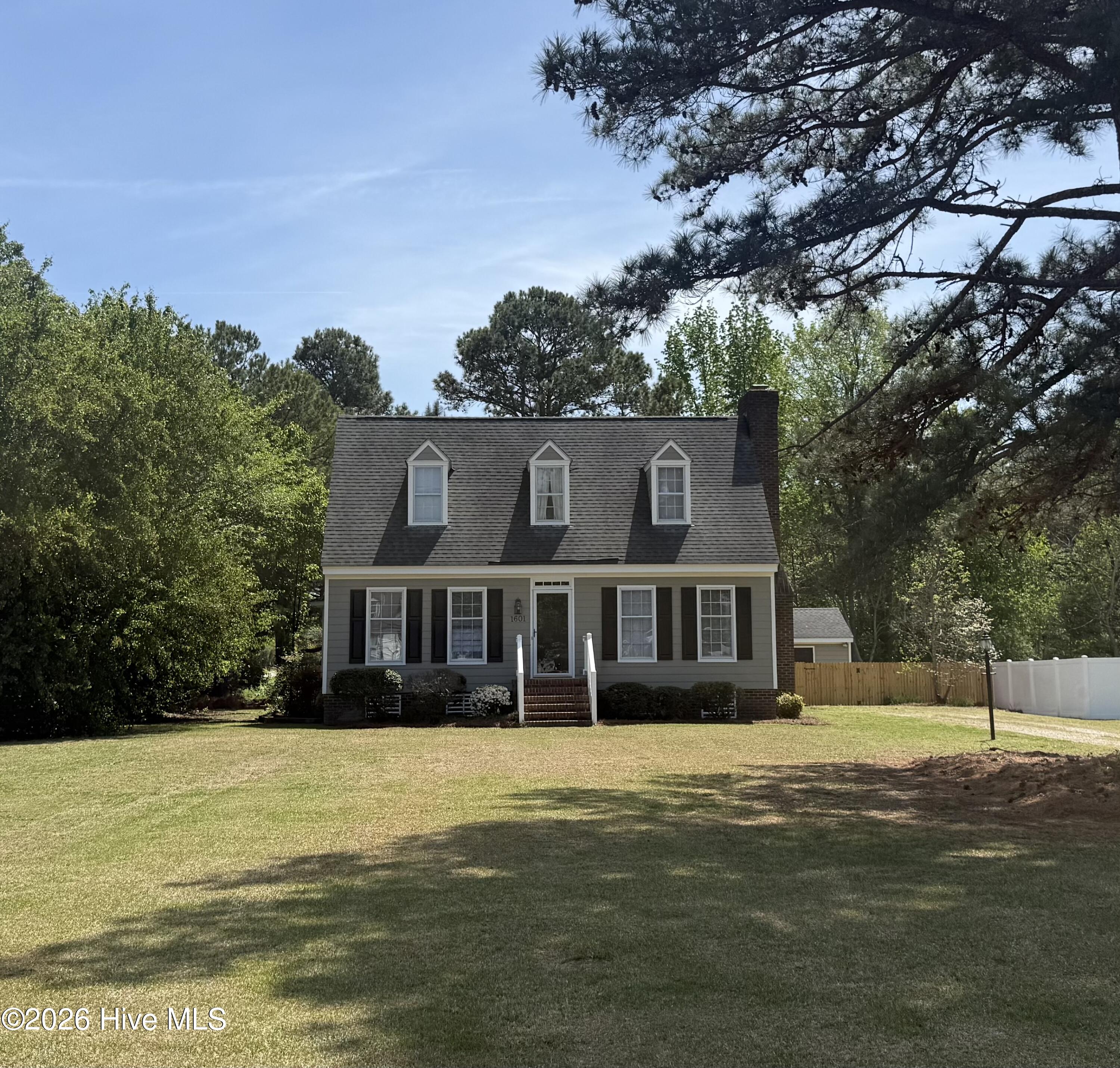 1601 Benvenue Forest Road — photo