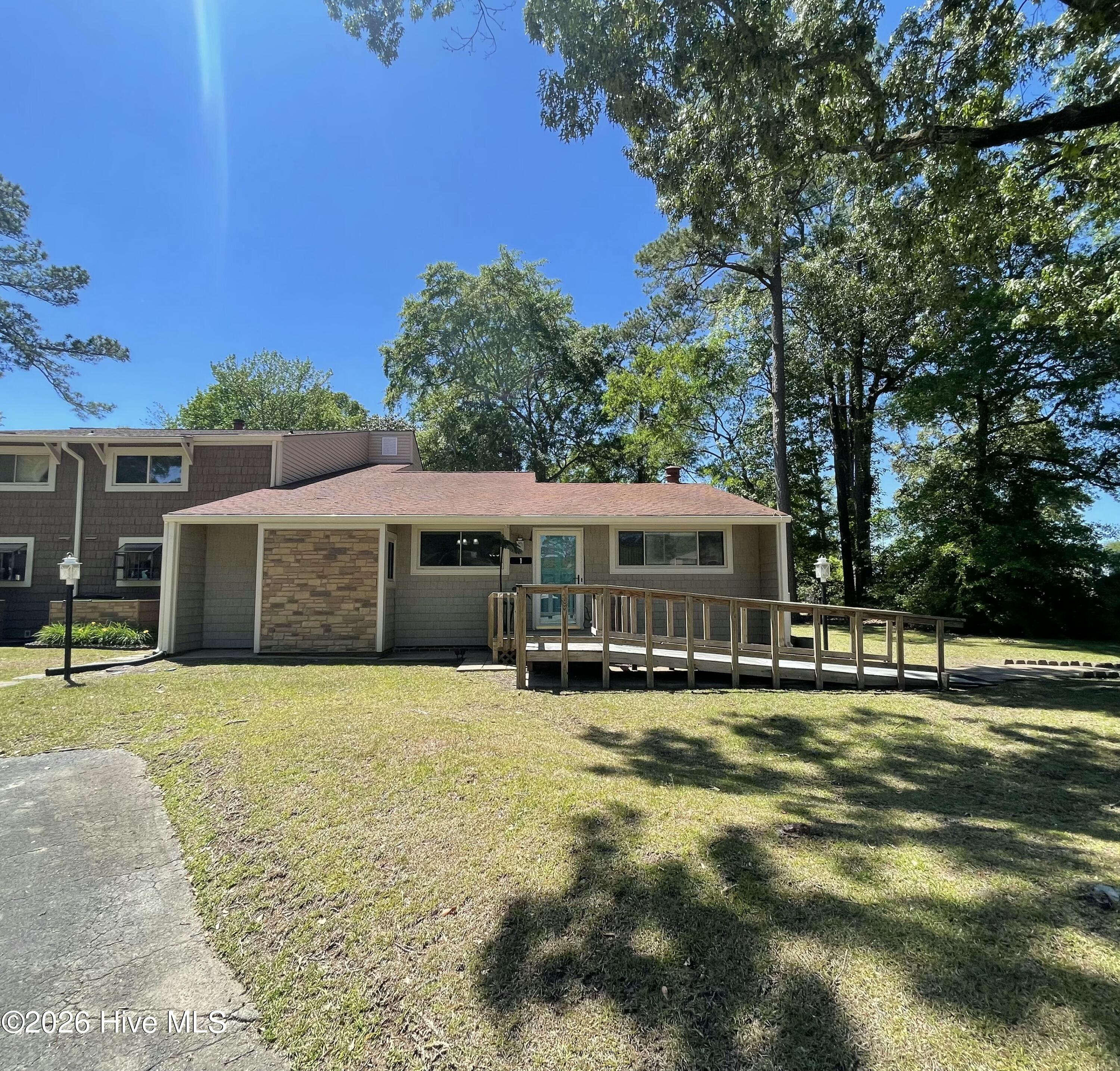 1 Quarterdeck — photo