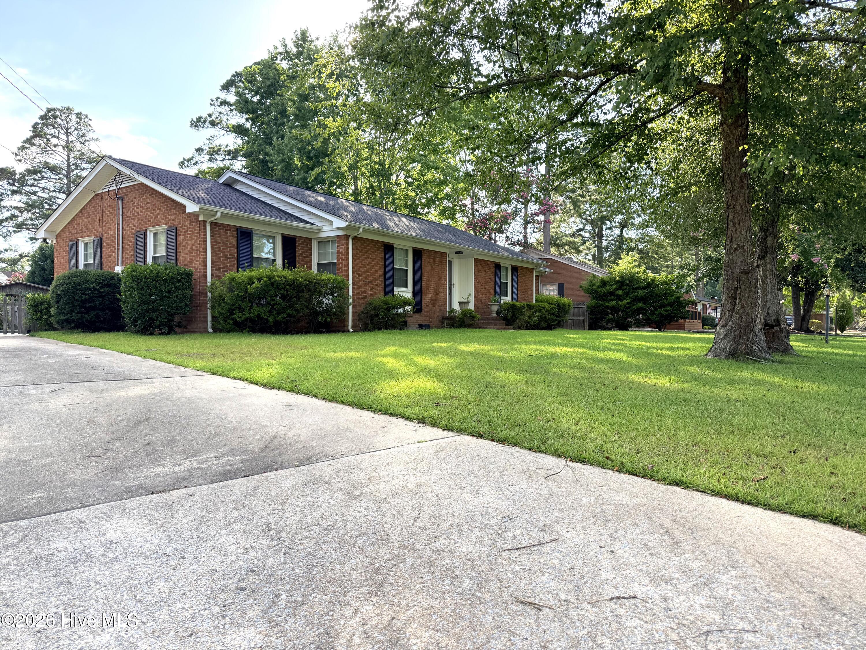 2106 Southview Drive — photo