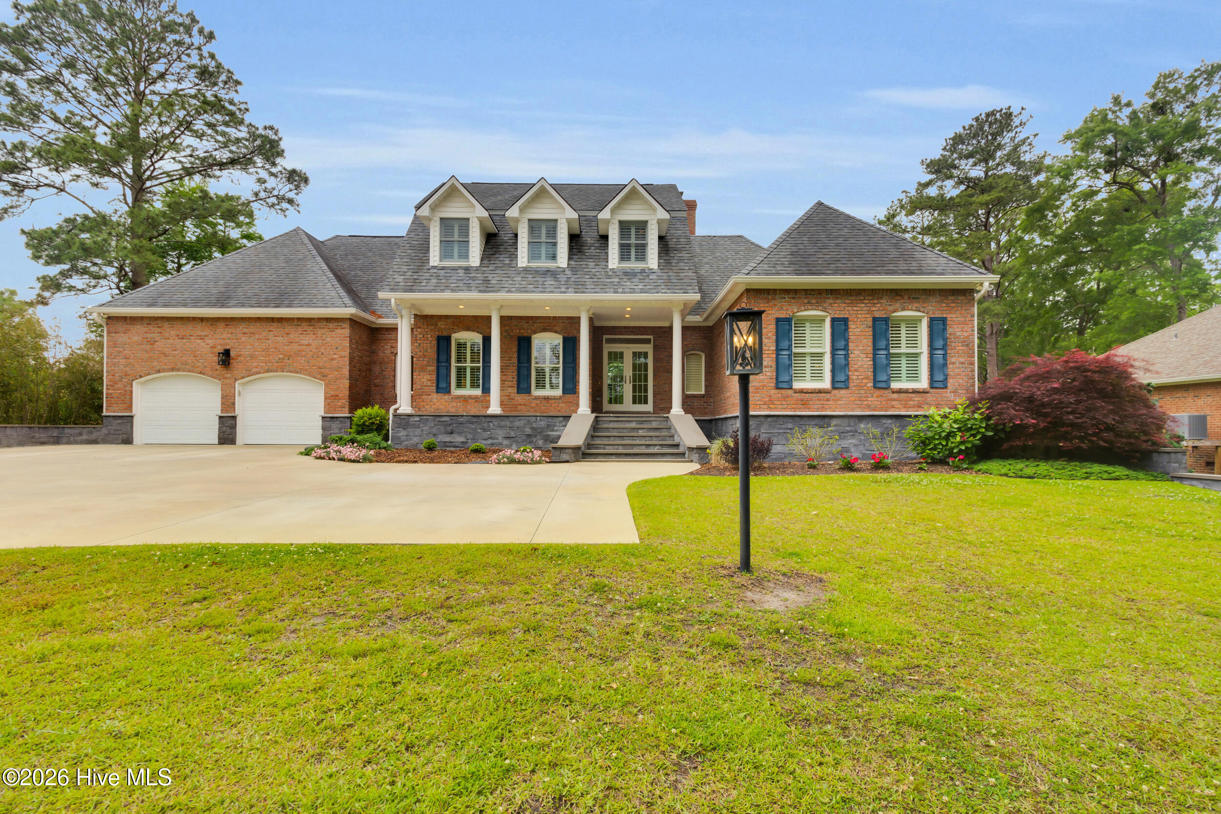 611 Creekwood Drive — photo
