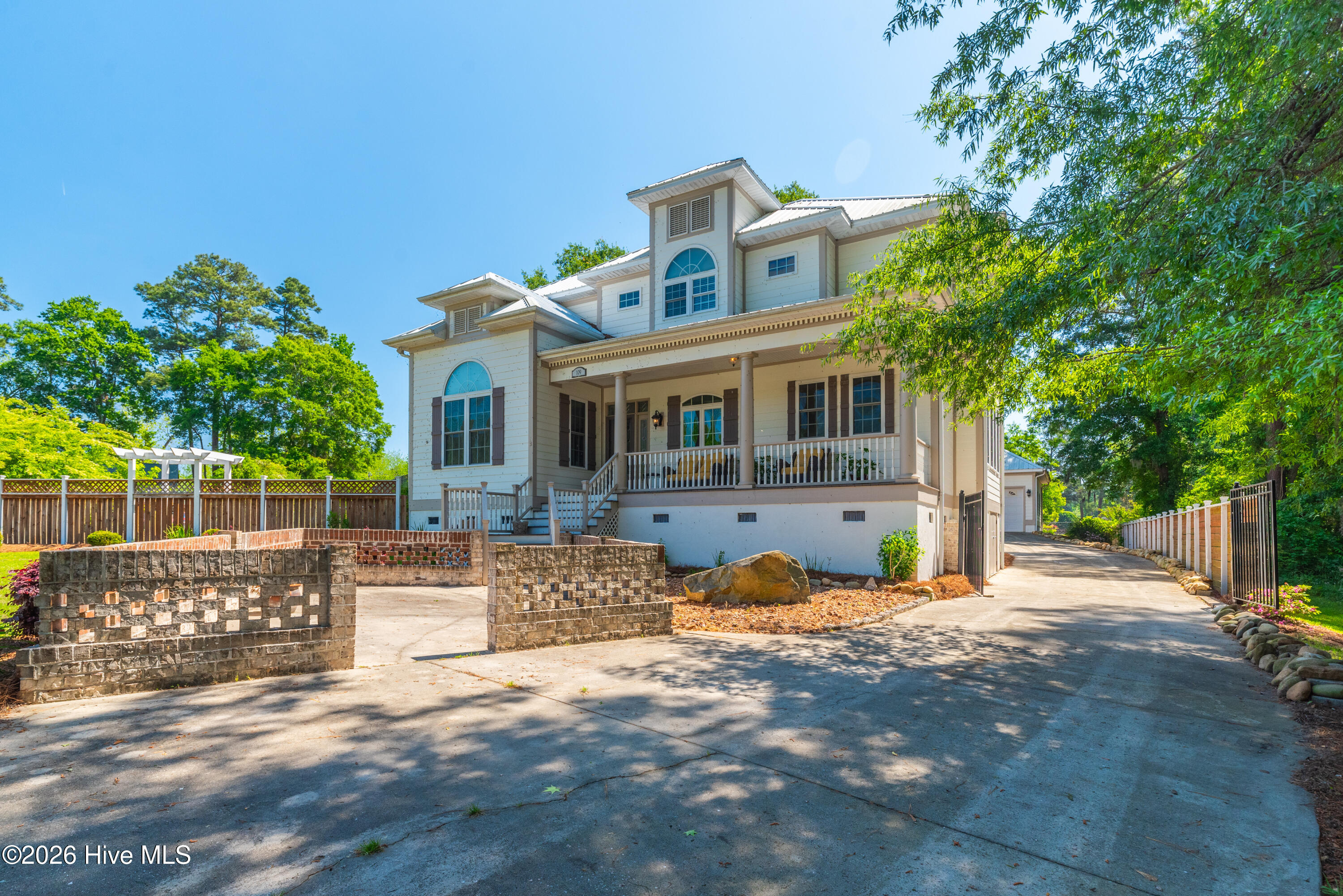 109 Weaver Drive — photo