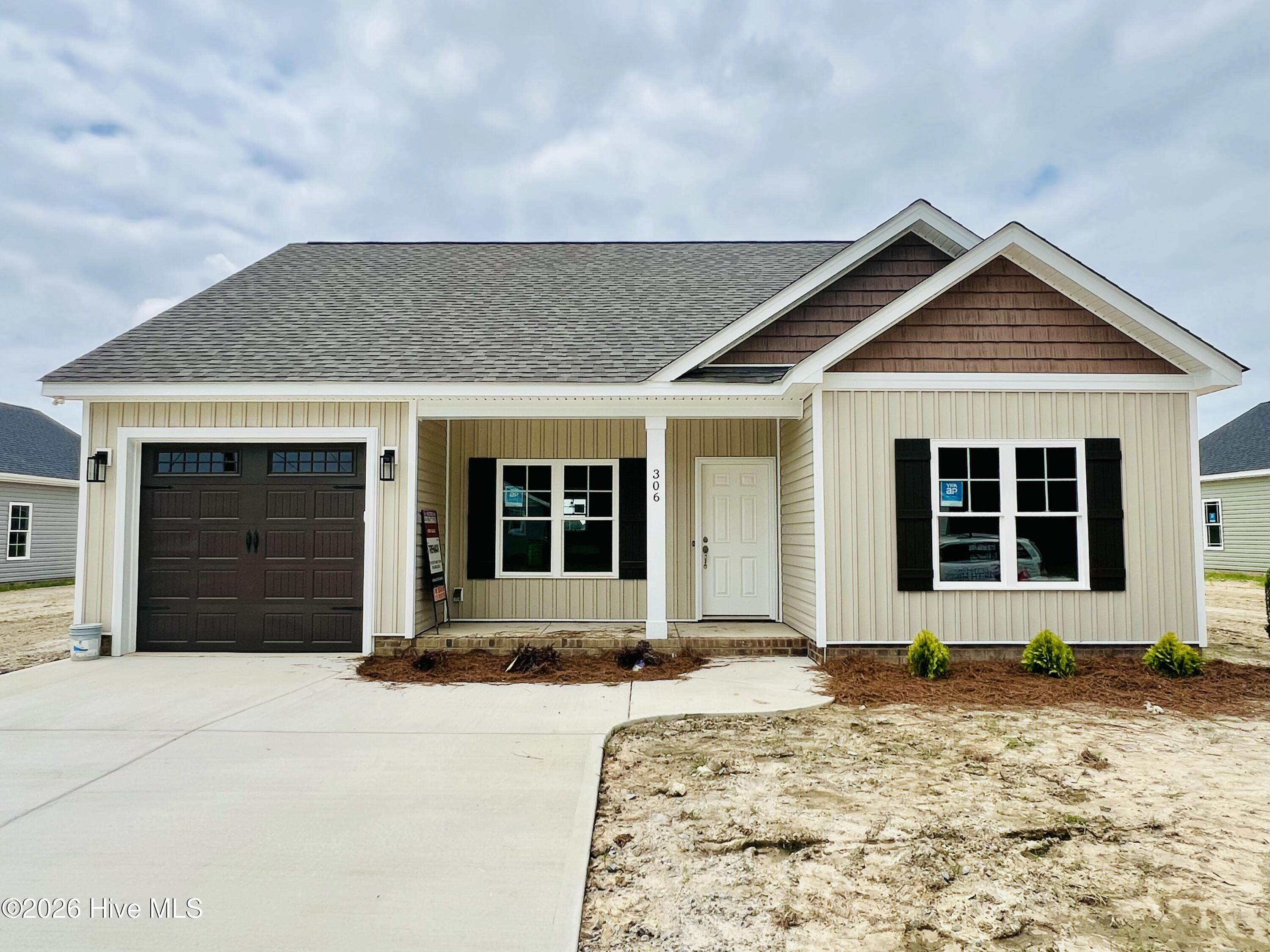 306 E Norwayne Alumni Way — photo