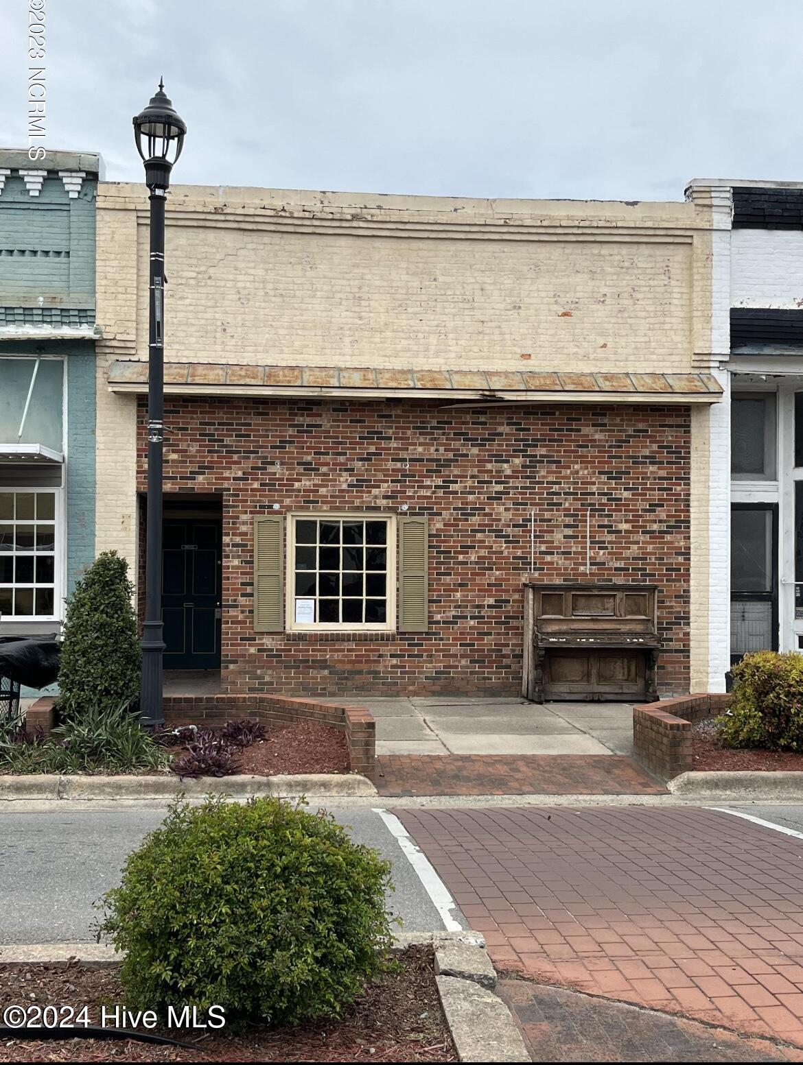 119 N Center Street — photo