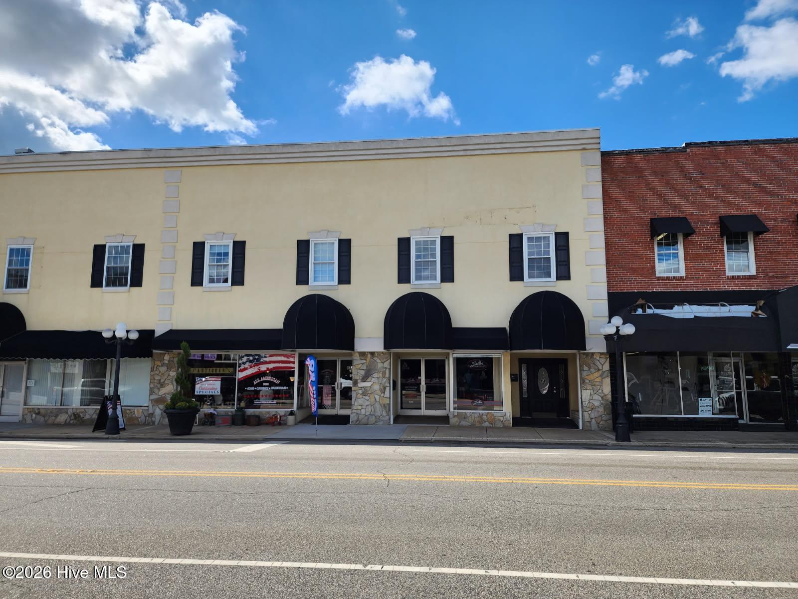 620 S Madison Street — photo