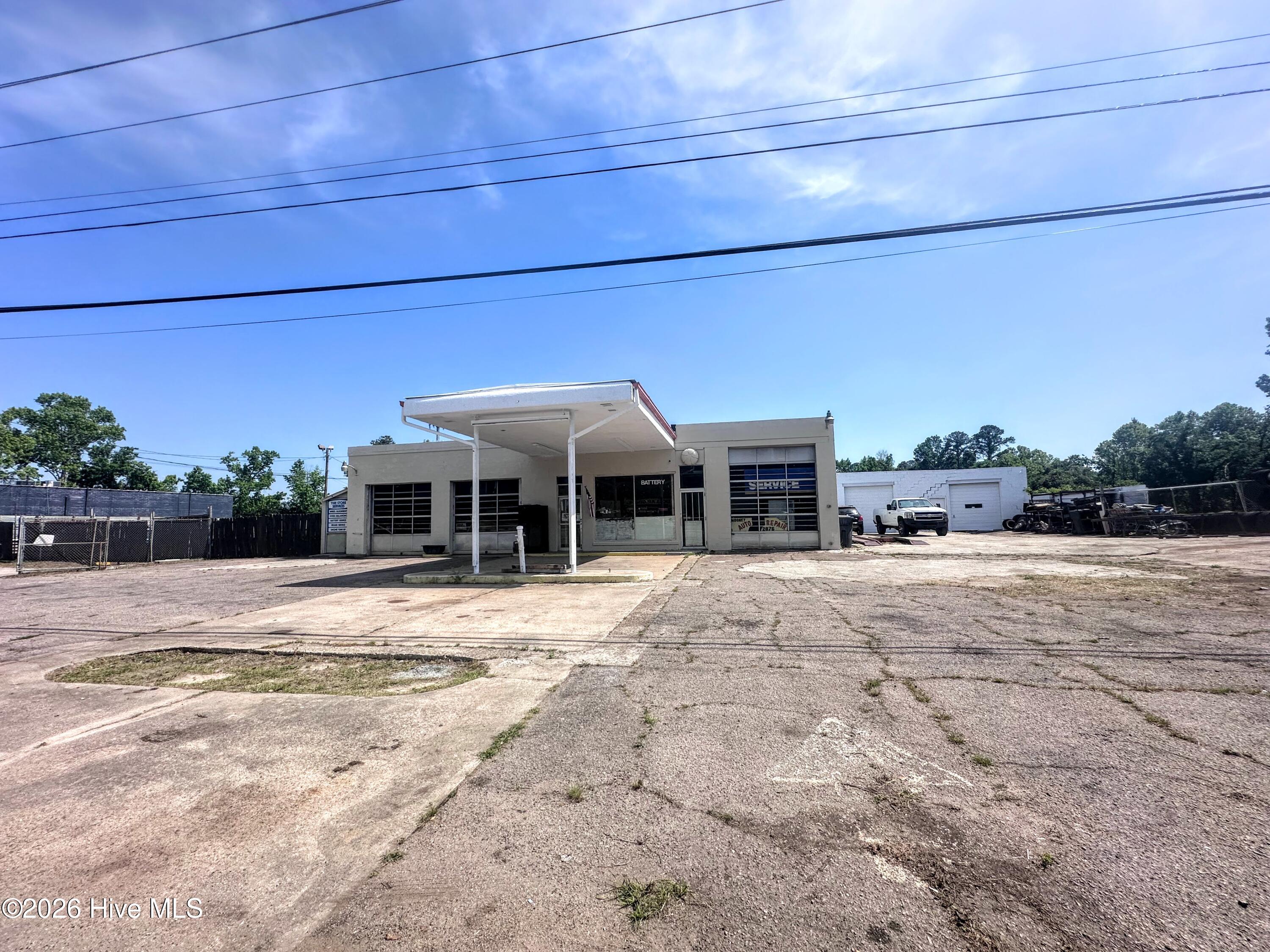 2876 Deans Bridge Road — photo