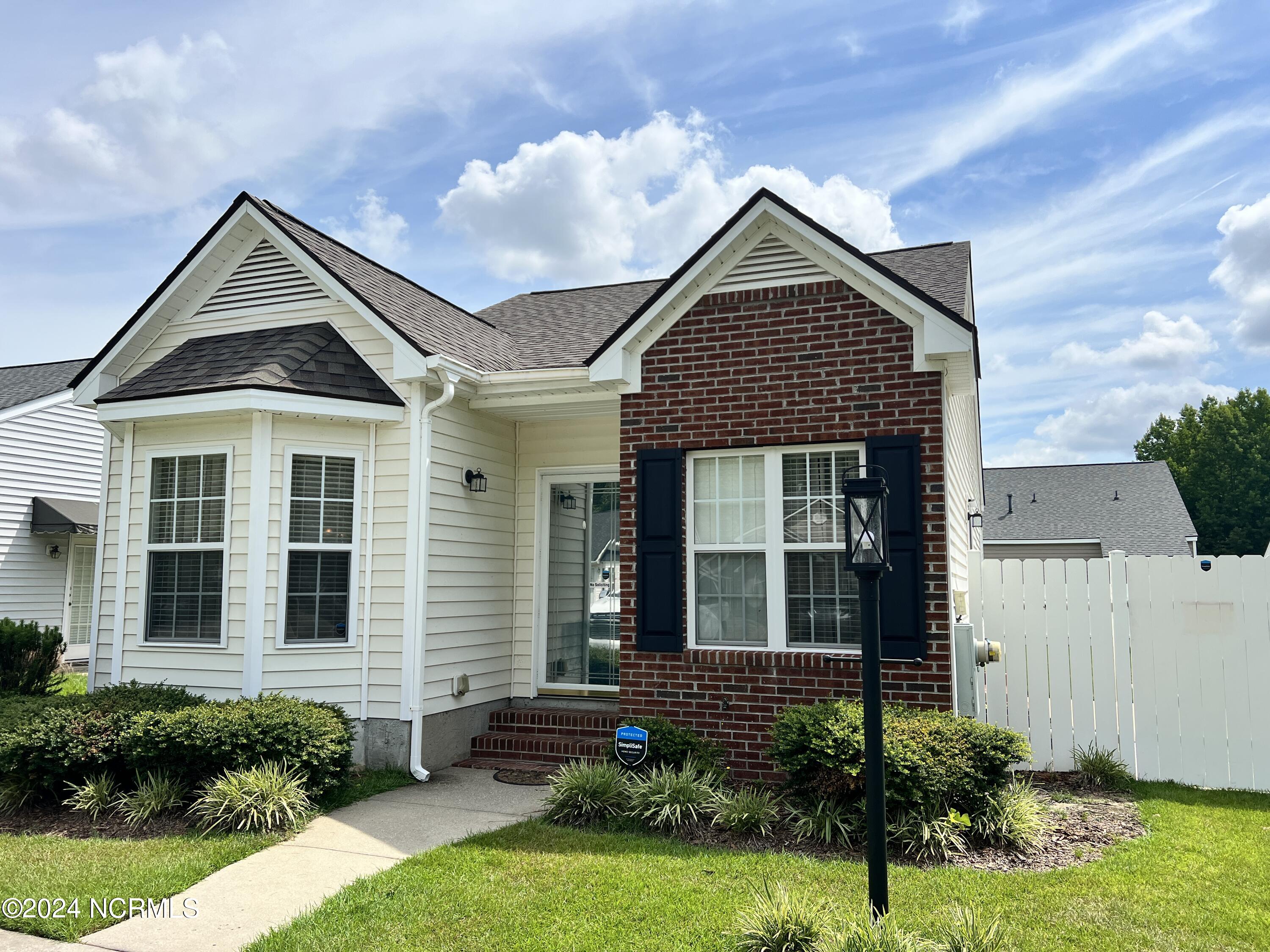 2429 Winding Creek Drive SW — photo
