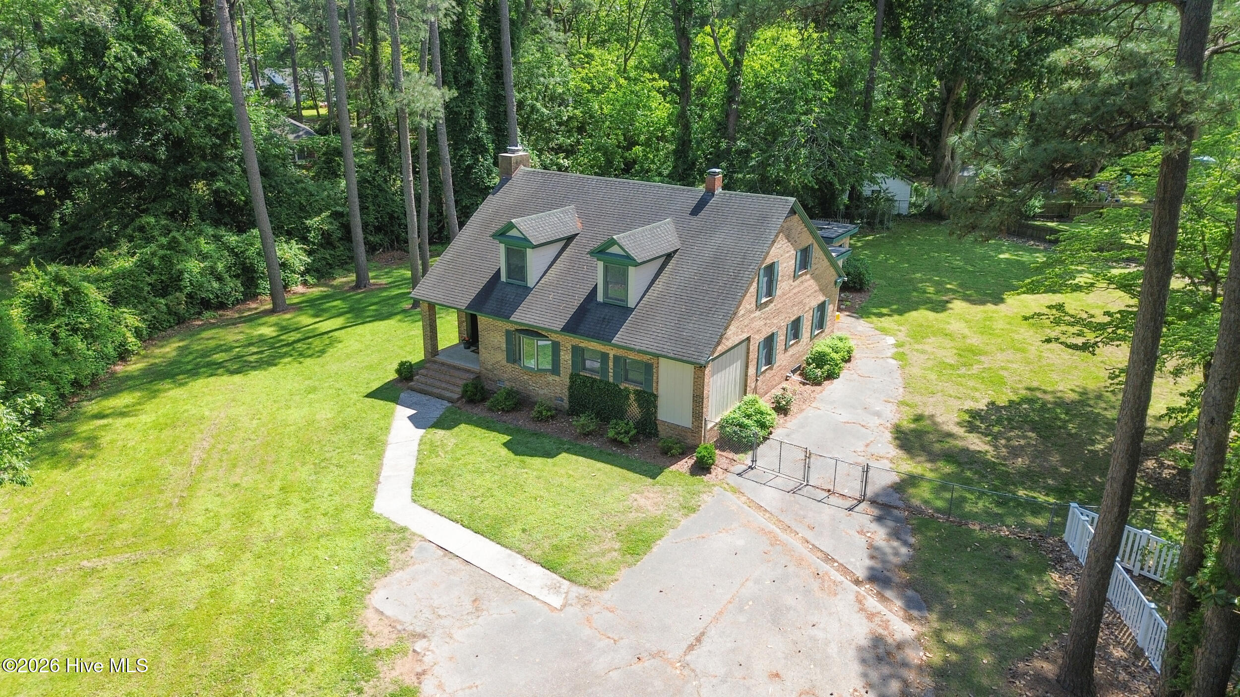 1507 Rivershore Road — photo