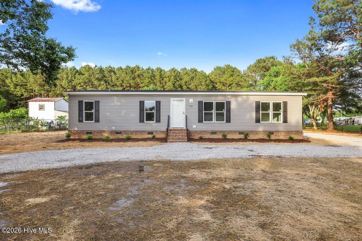 5737 Lloyd Road — photo