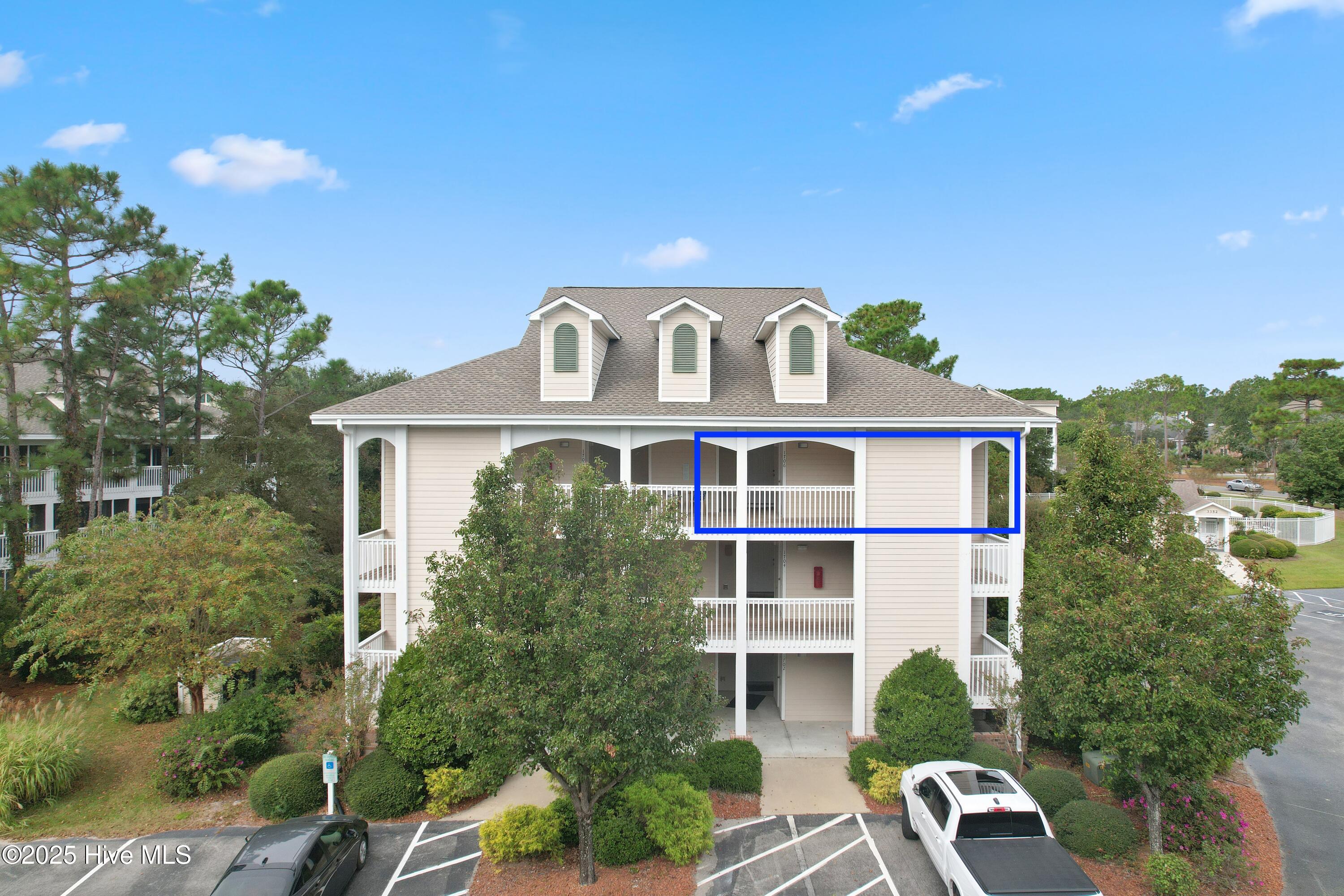 3350 Club Villas Drive #1706 — photo
