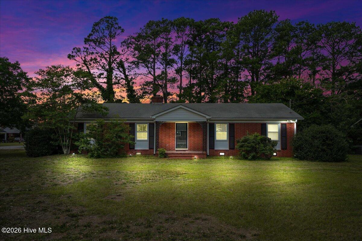 1801 E Azalea Drive — photo