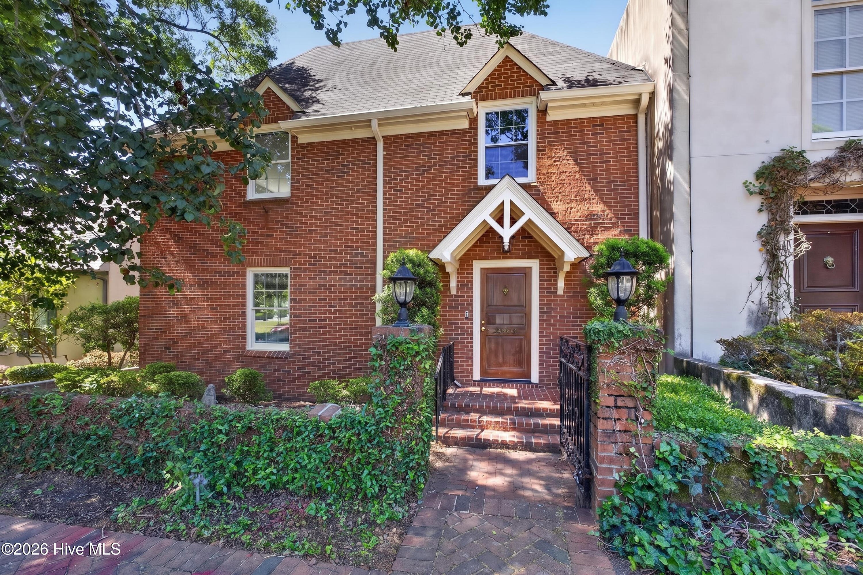 2106 Mcdowell Street — photo