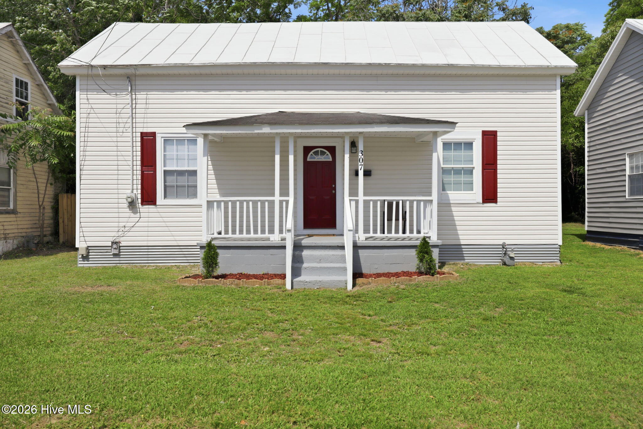 307 S Mcdaniel Street — photo