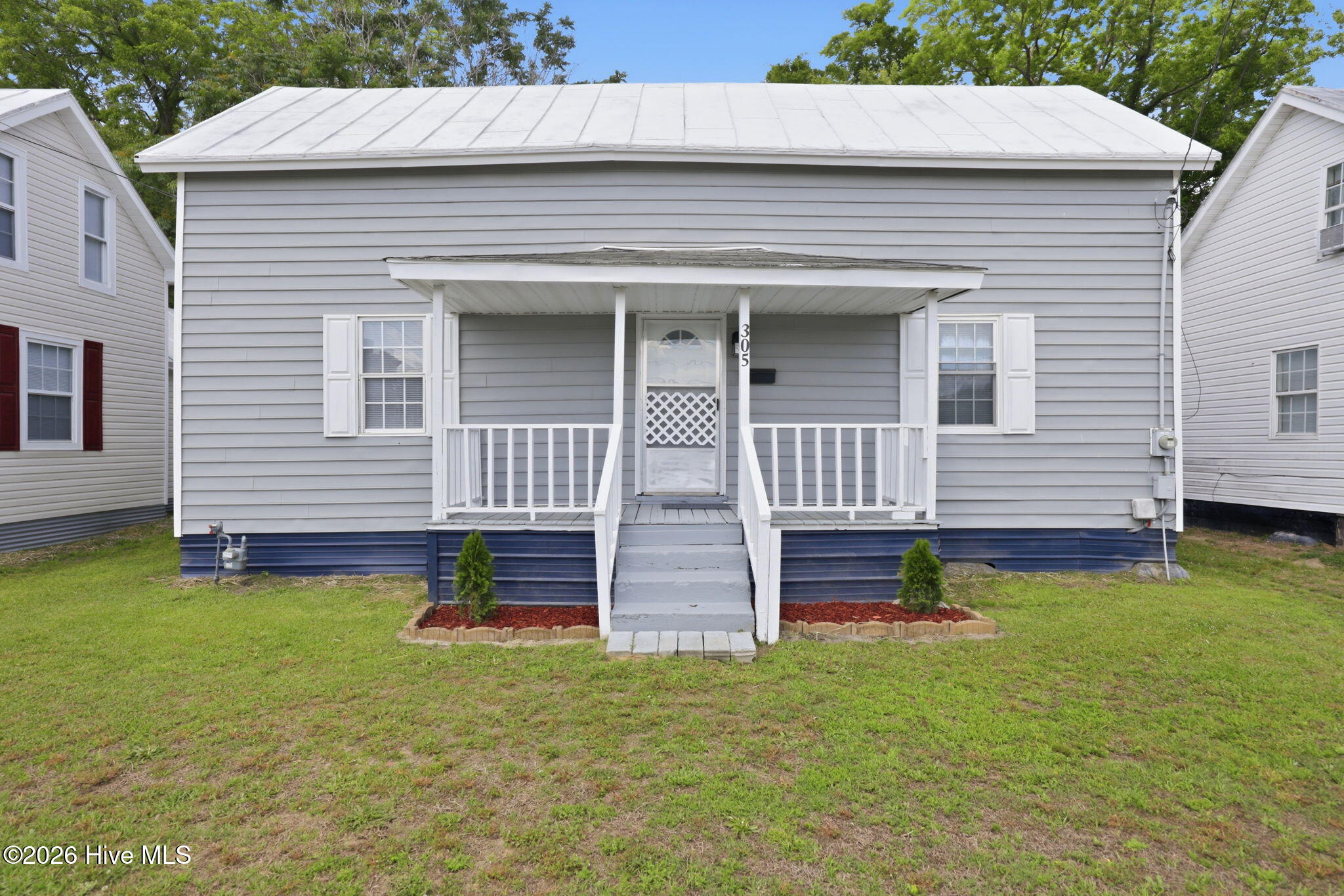 305 S Mcdaniel Street — photo
