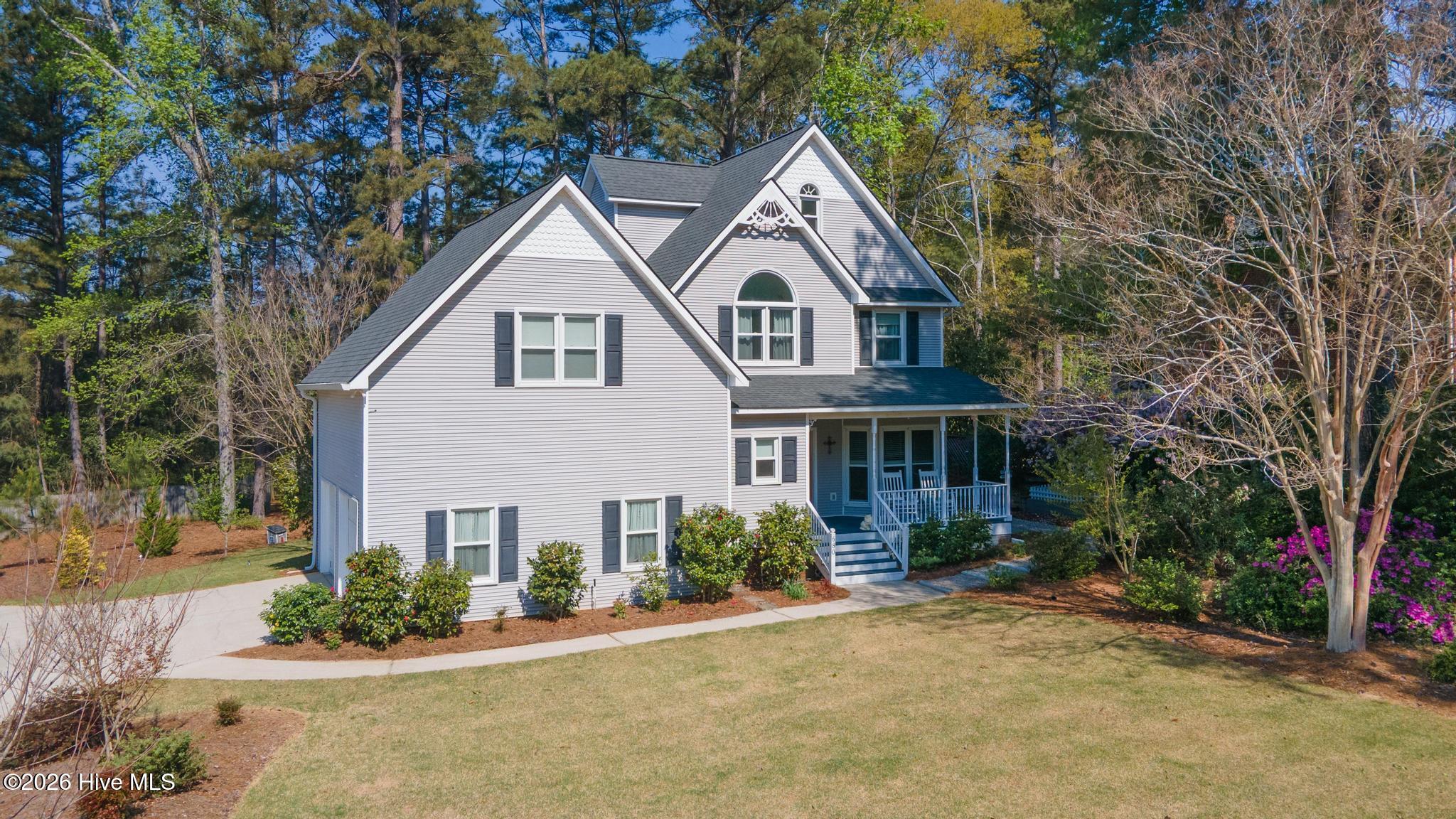 680 Lakeside Drive — photo