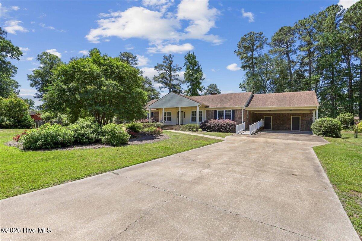 221 Pinewood Circle — photo