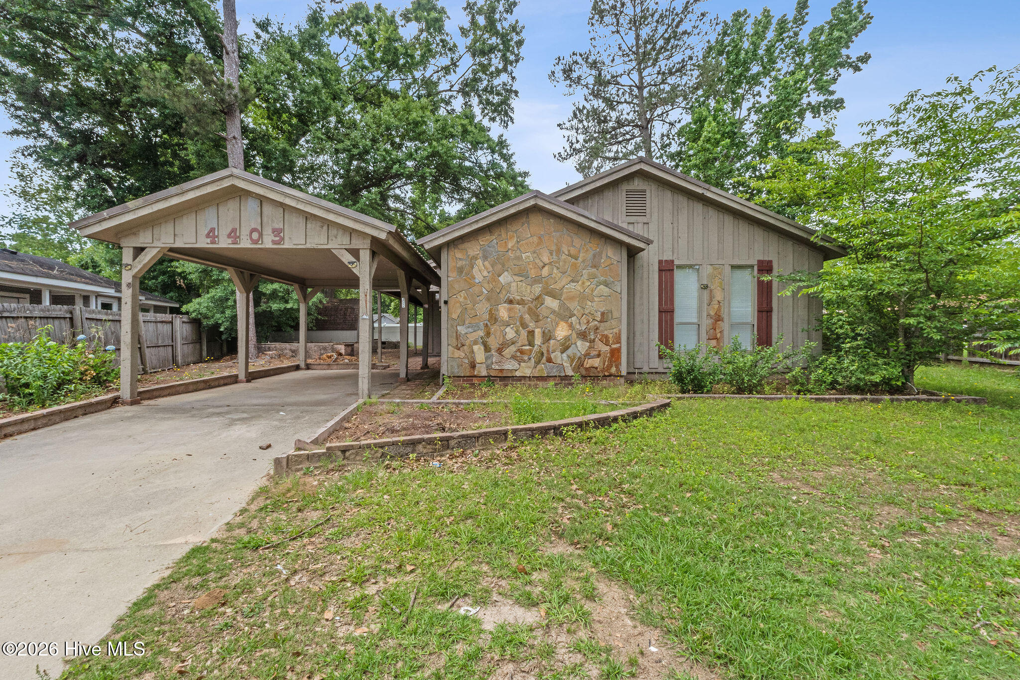 4403 Goshen Lake Drive S — photo