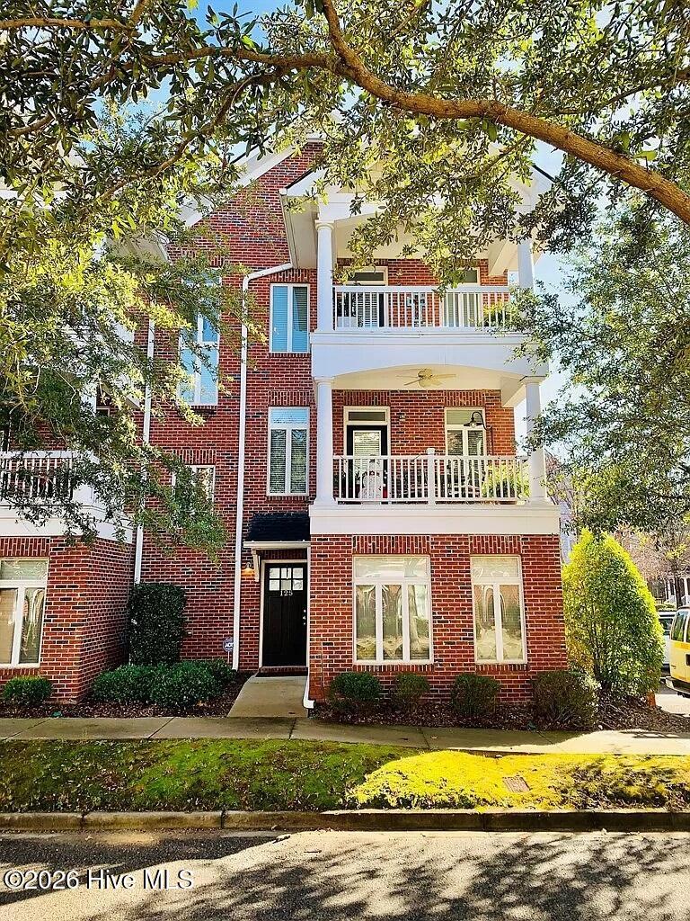 125 Landing Drive — photo
