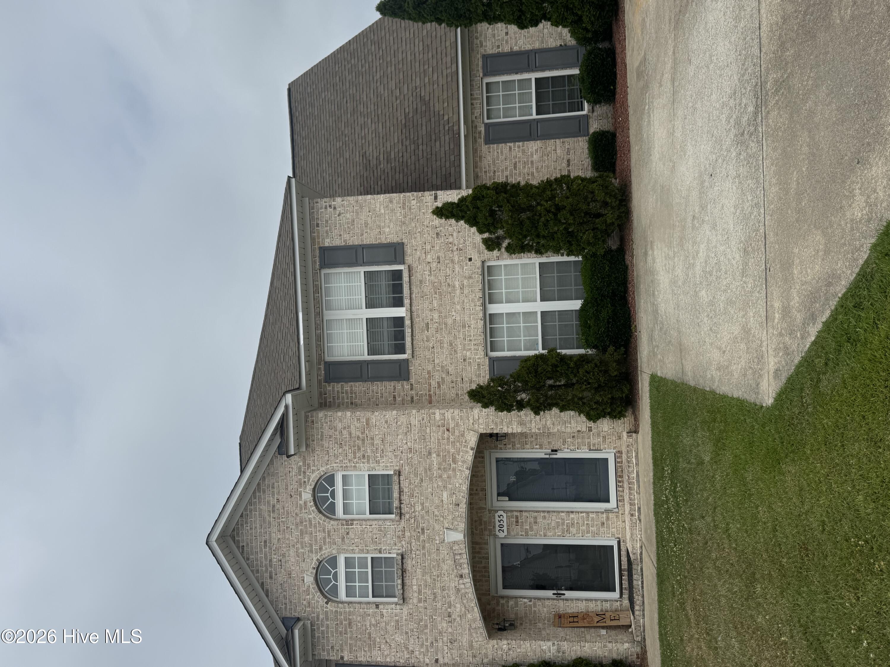 2055 Cambria Drive B — photo