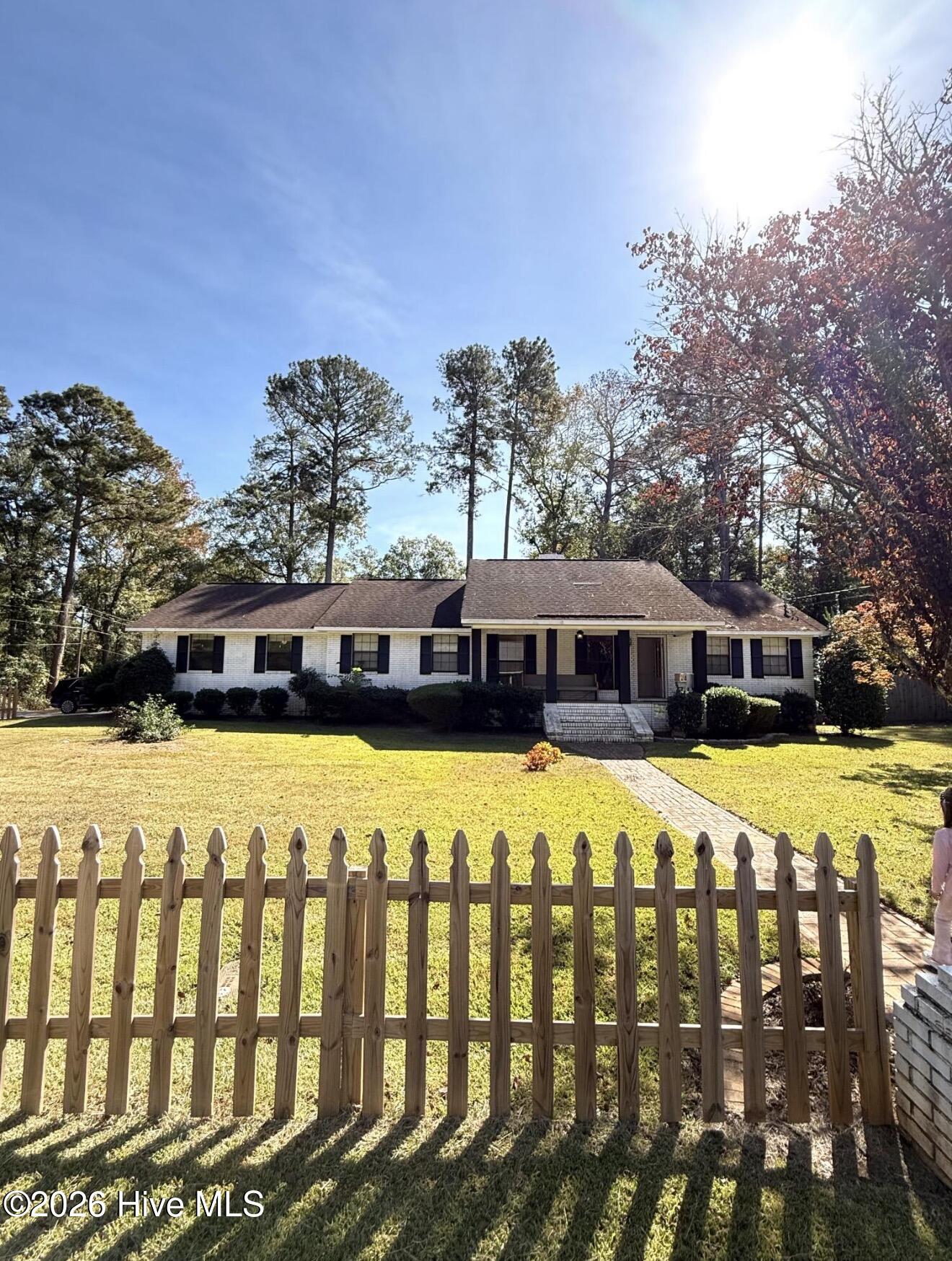 664 Magnolia Drive — photo