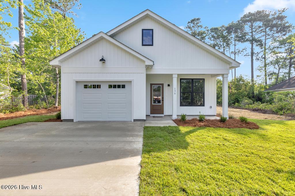 302 Pine Court — photo