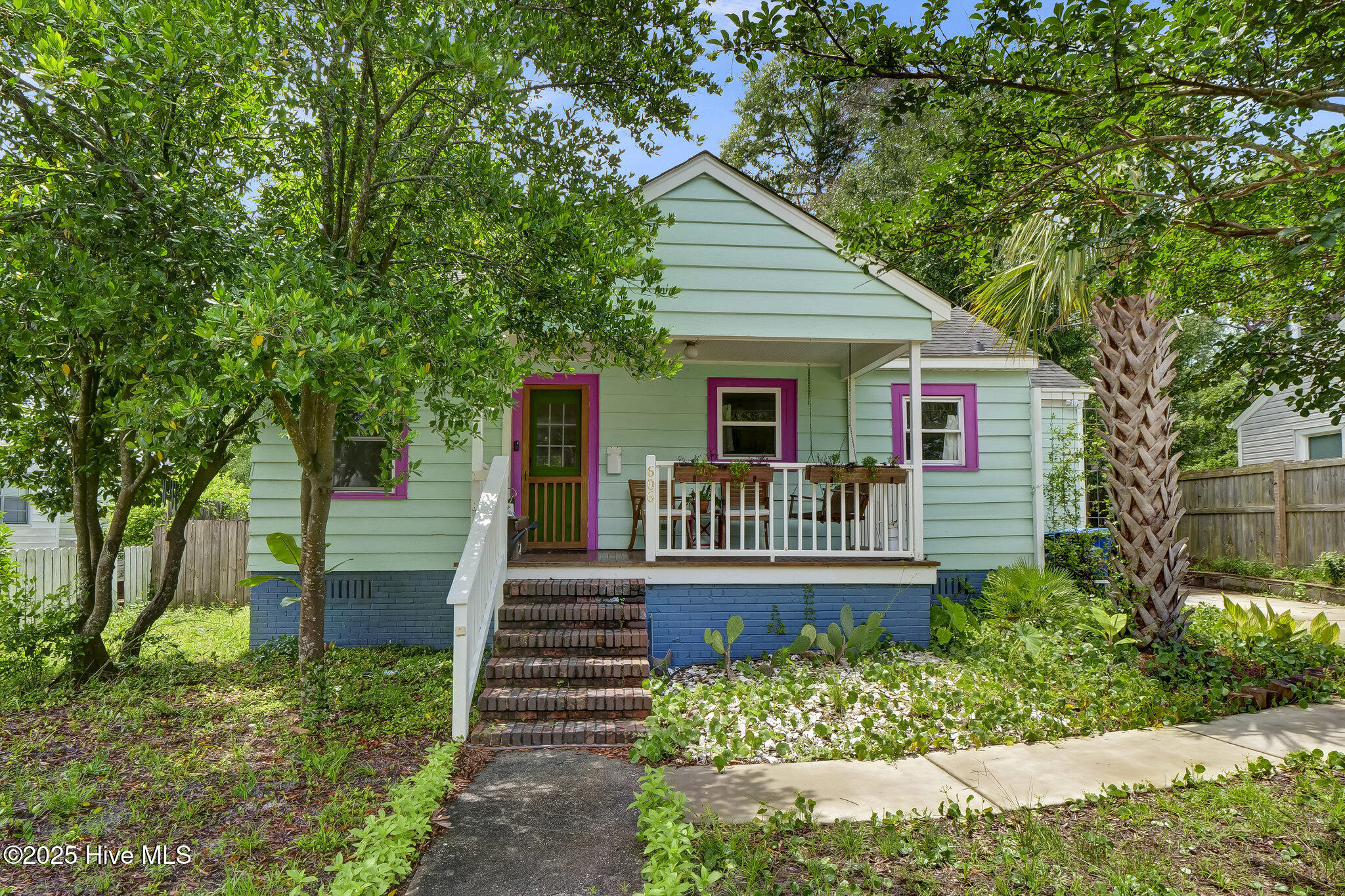 606 Ivey Circle — photo