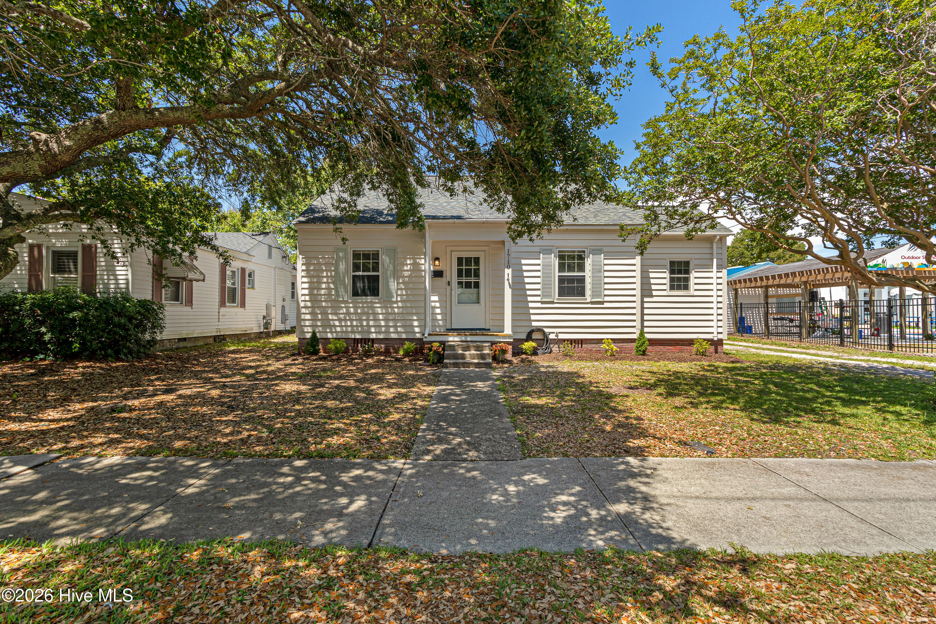 1710 Shepard Street — photo