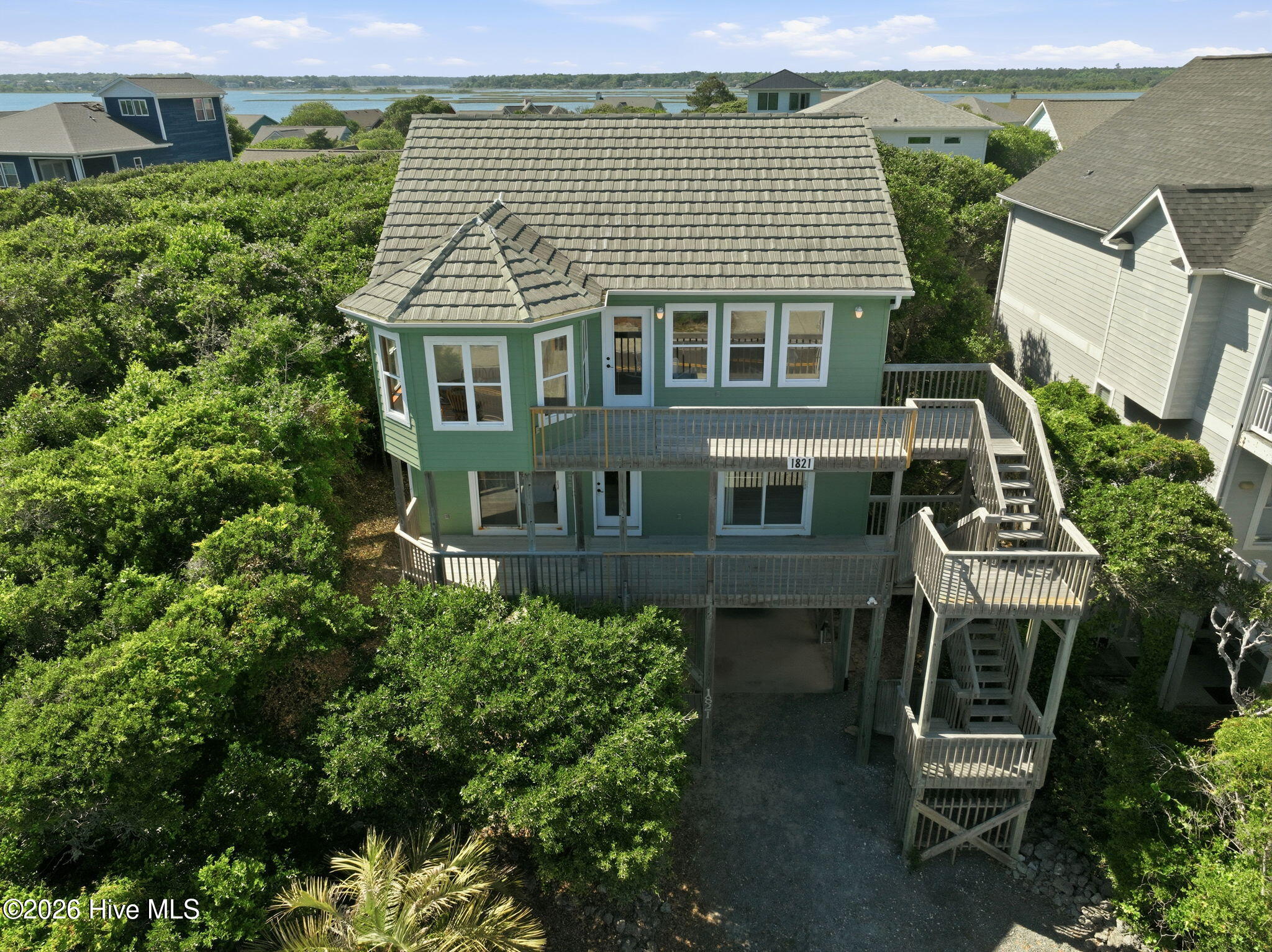 1821 S Shore Drive — photo