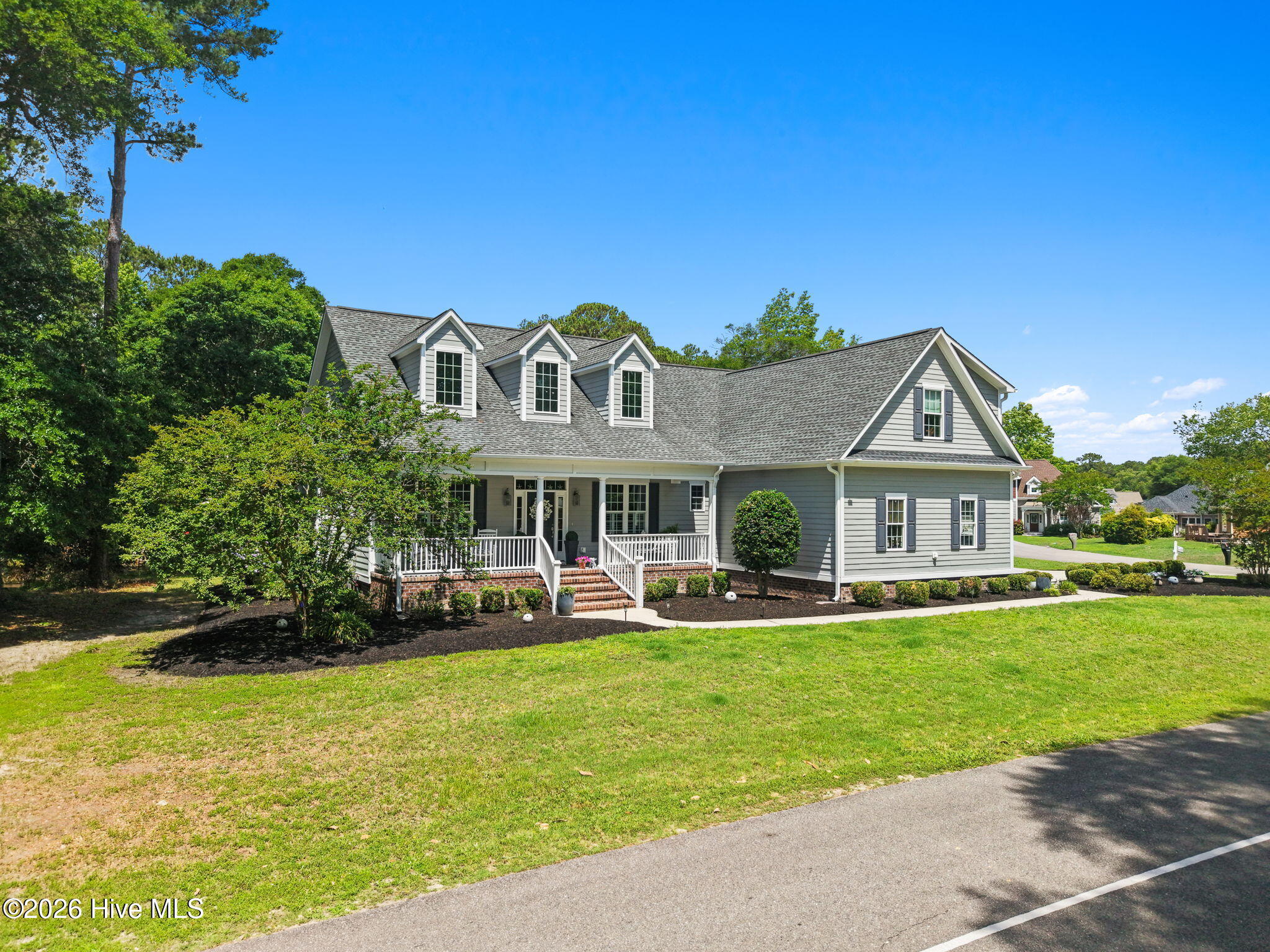 927 Green Pointe Drive — photo