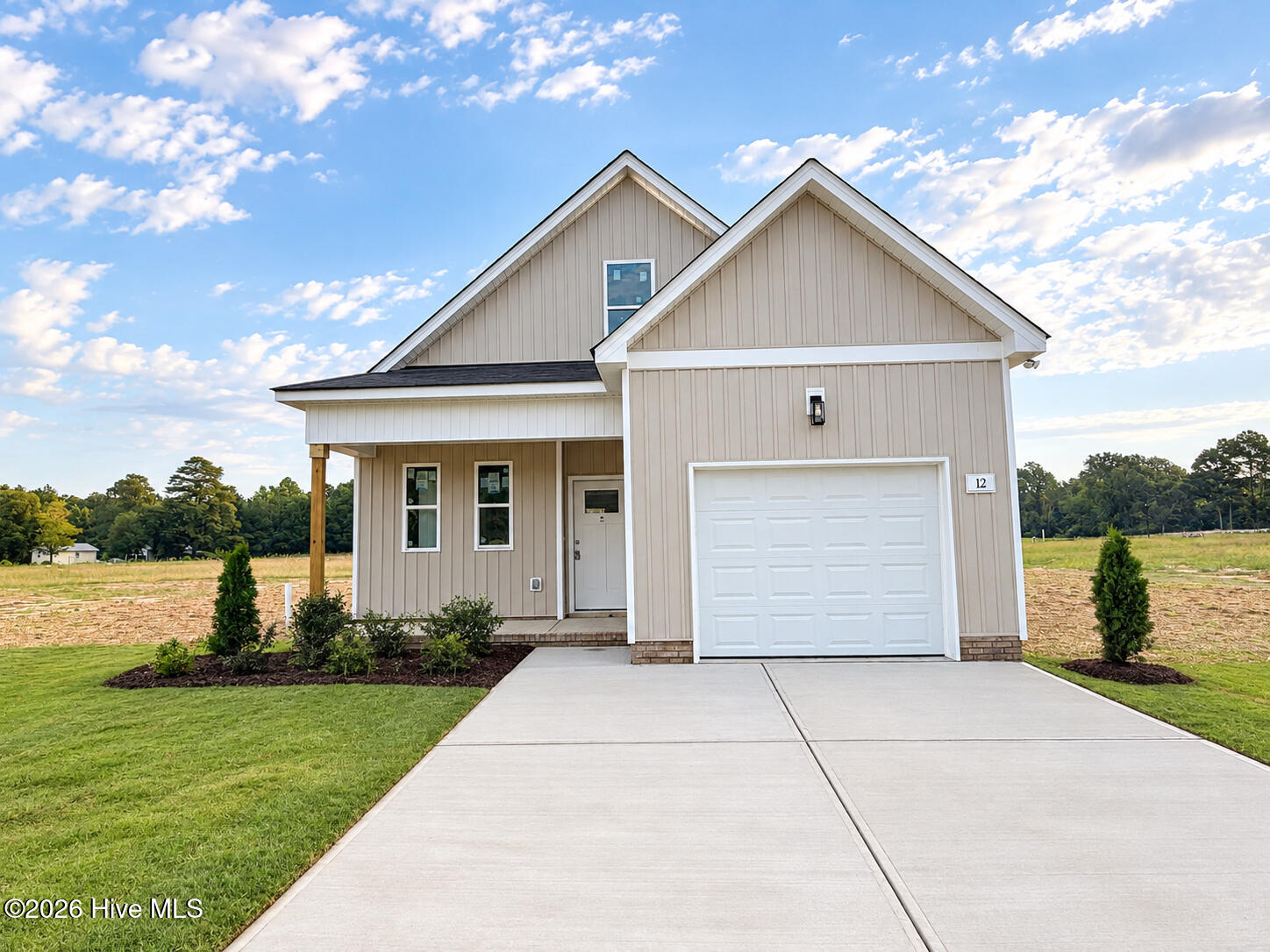 12 W Coulter Court — photo
