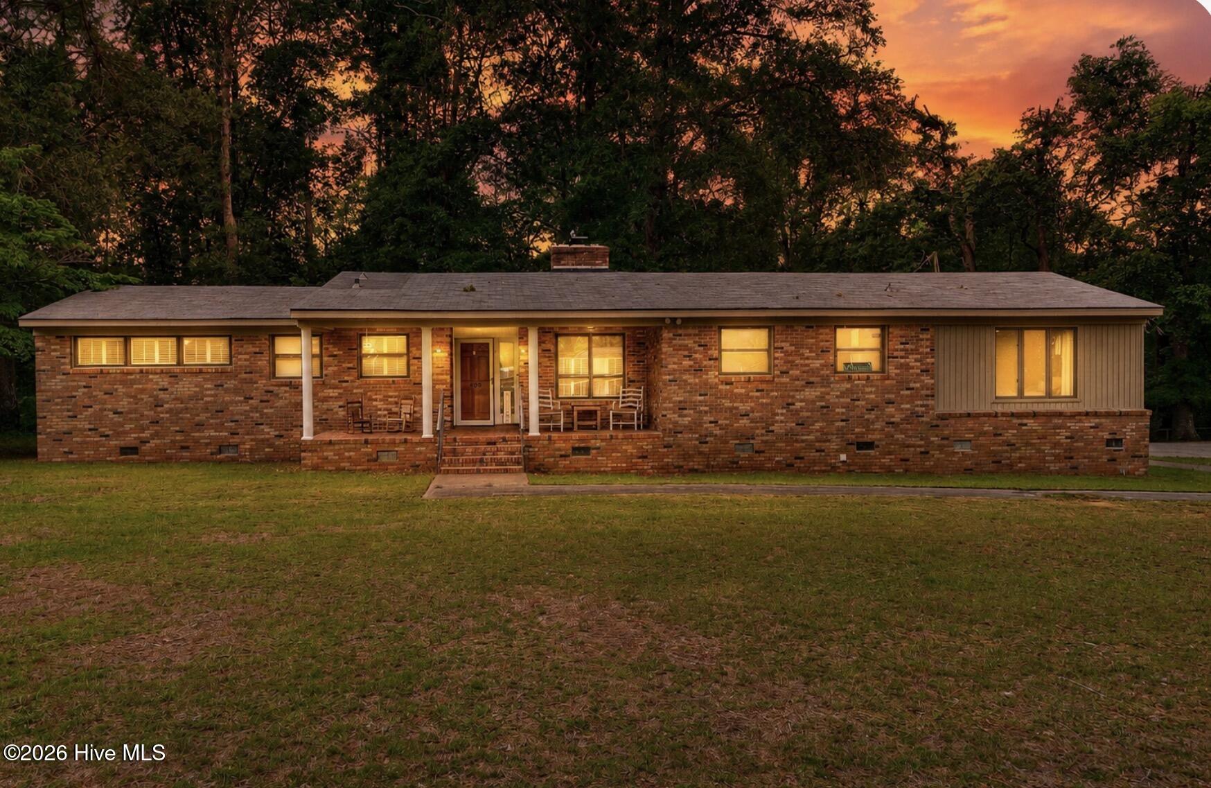 809 Woodside Drive — photo