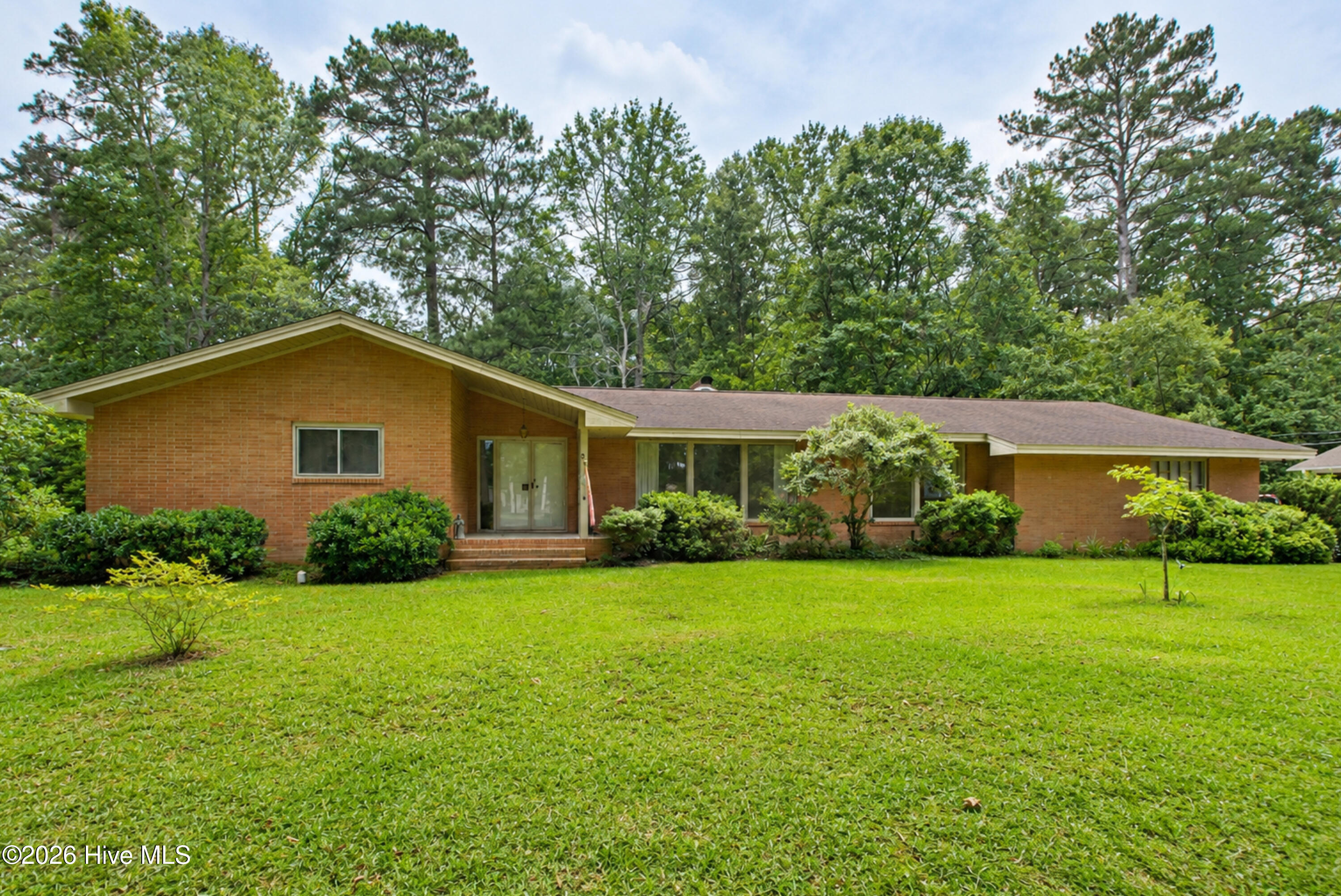 527 Edgewood Circle — photo